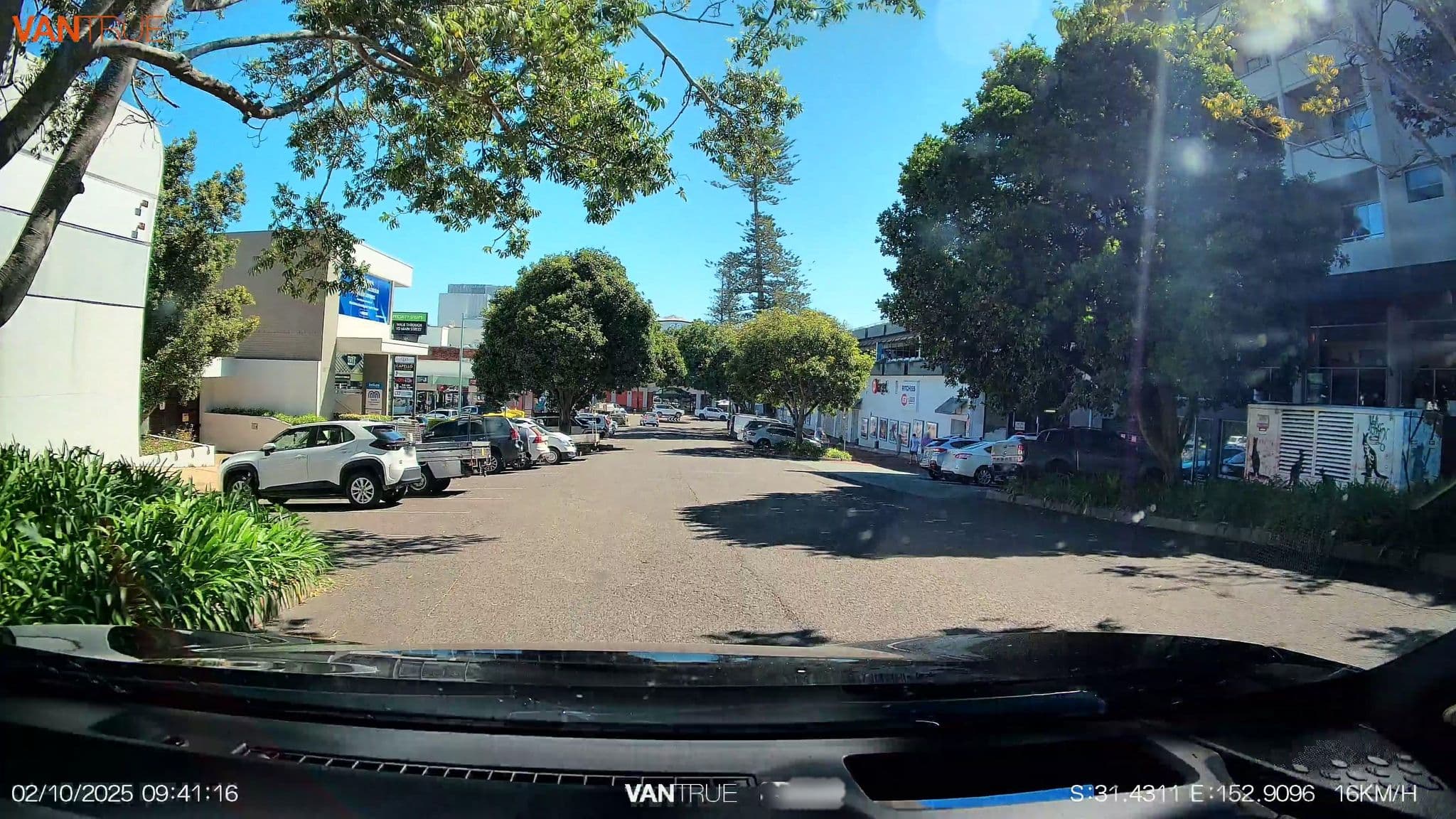 Street view near Mercure Centro Port Macquarie, Port Macquarie — © davidar (CC BY-SA · Mapillary)