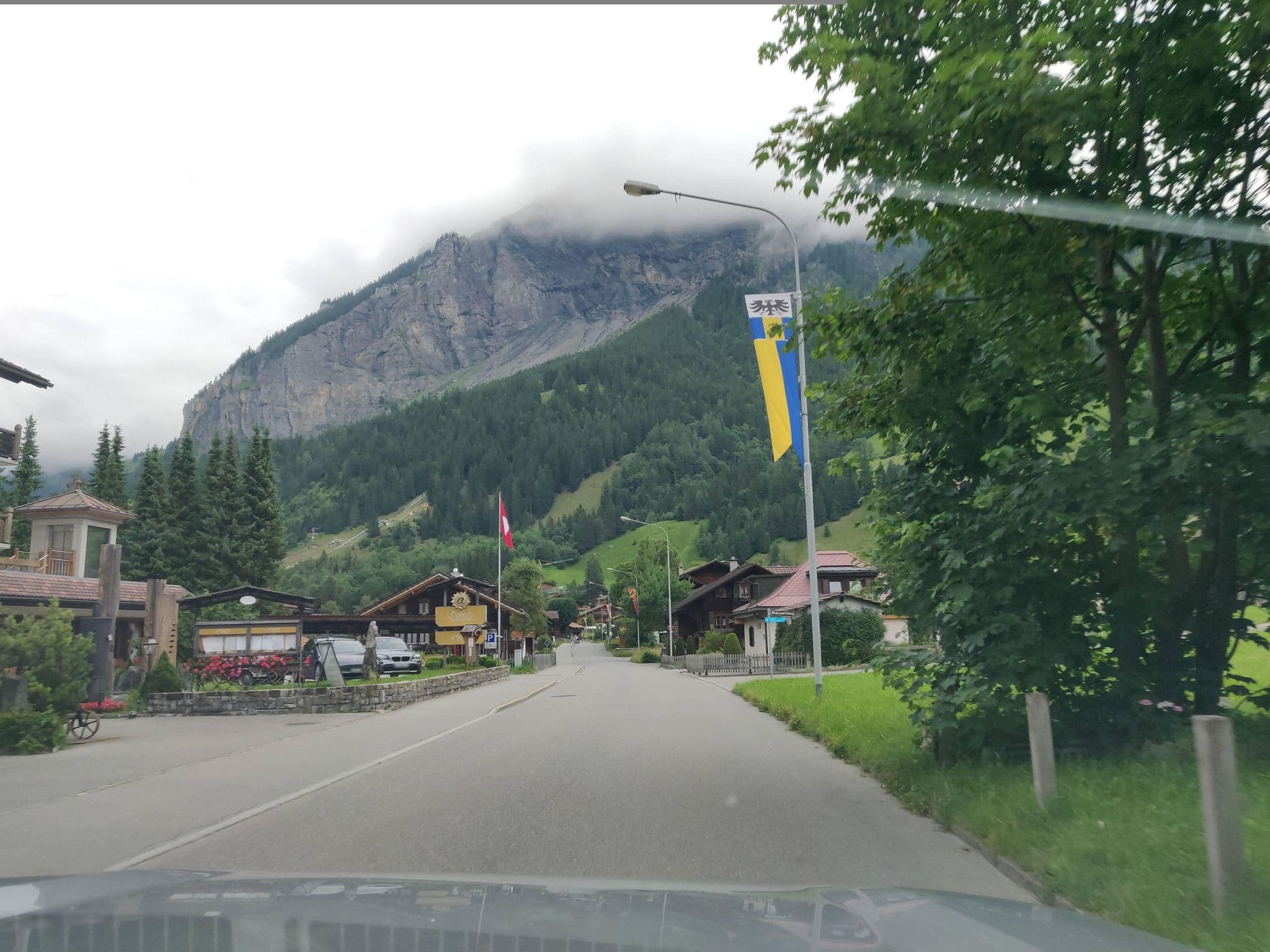 Street view near Seiler’s vintage Hotel, Kandersteg — © Yha1 (CC BY-SA · Mapillary)