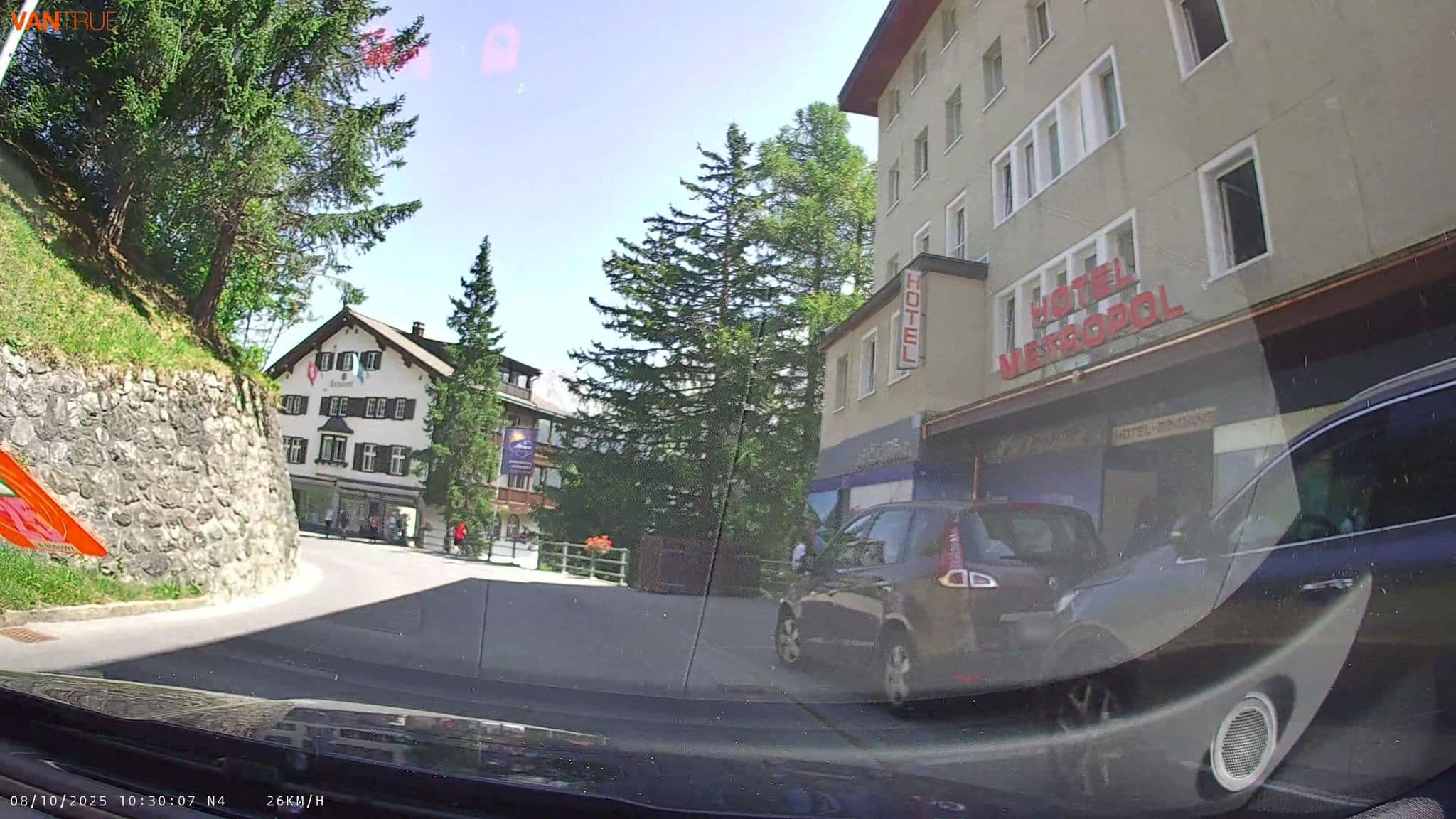 Street view near Metropol, Arosa — © fcignat (CC BY-SA · Mapillary)