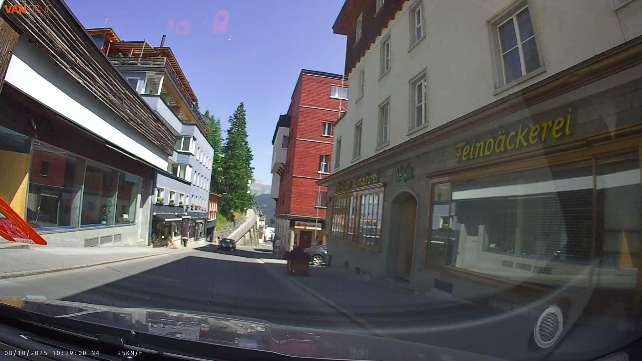 Street view near B&B MittendrInn, Arosa — © fcignat (CC BY-SA · Mapillary)