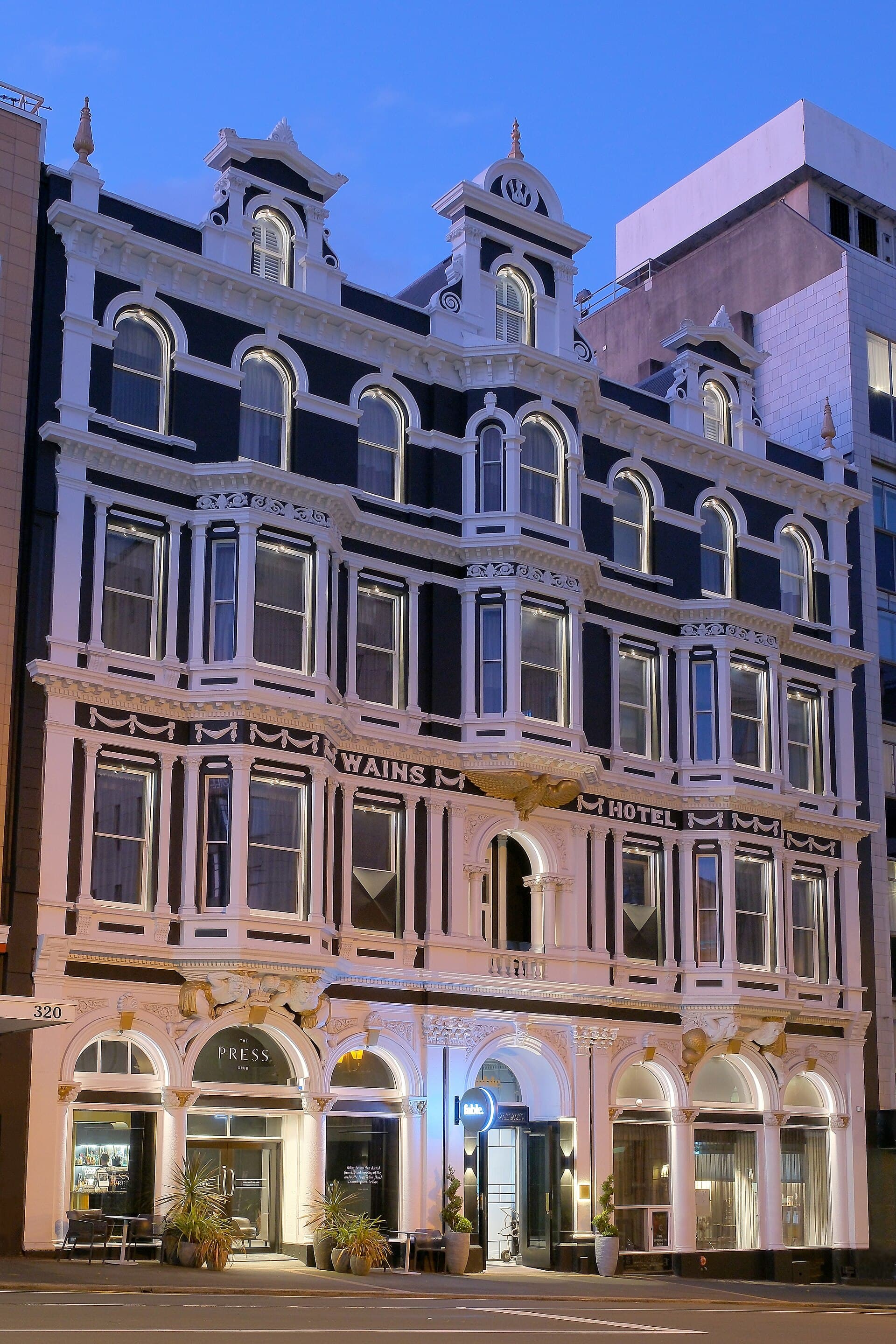 Fable Dunedin (via Wikimedia Commons, Public domain)