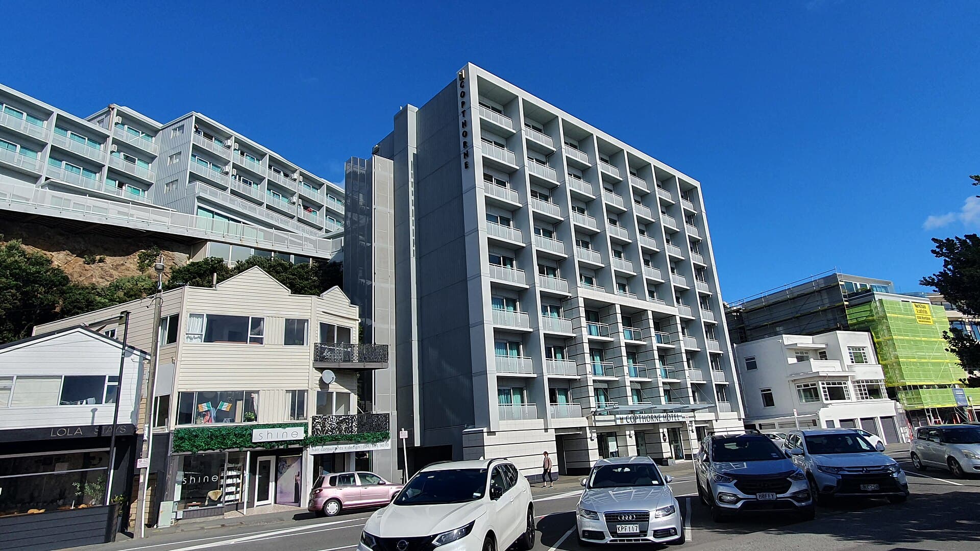Copthorne Hotel Wellington Oriental Bay (via Wikimedia Commons, CC BY-SA 4.0)