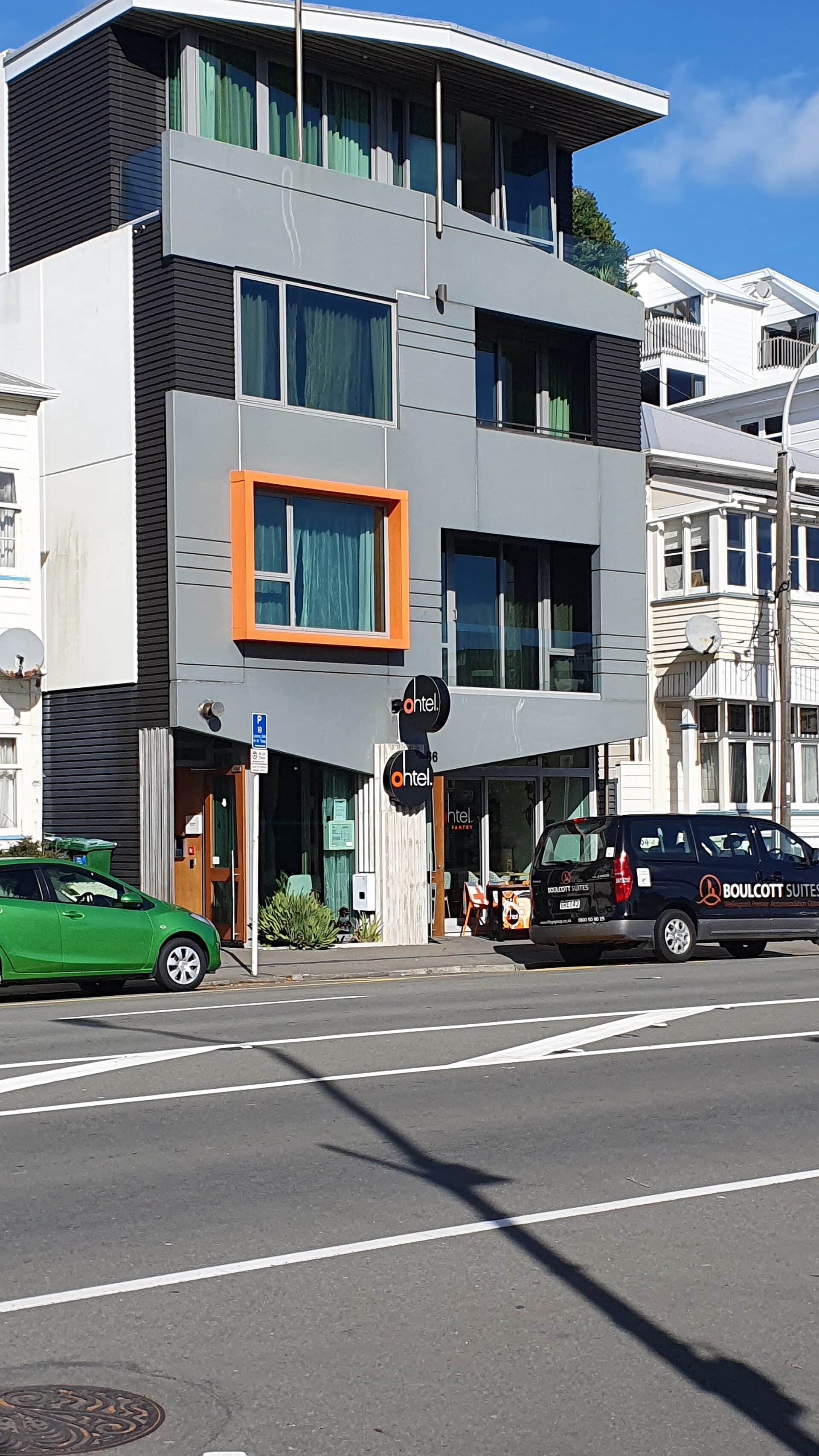 Ohtel Wellington (via Wikimedia Commons, CC BY-SA 4.0)