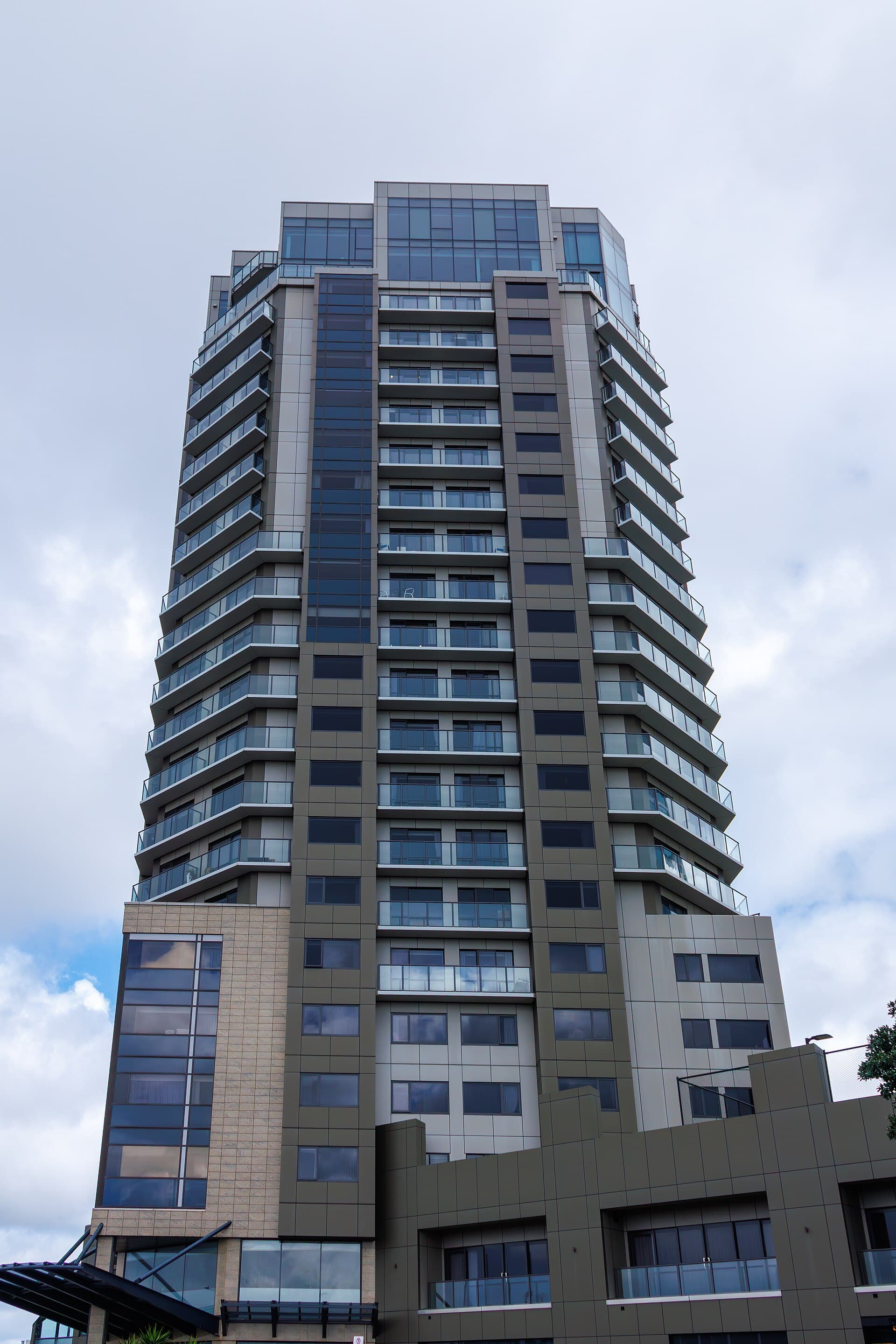 The Spencer Suites (via Wikimedia Commons, CC BY 4.0)