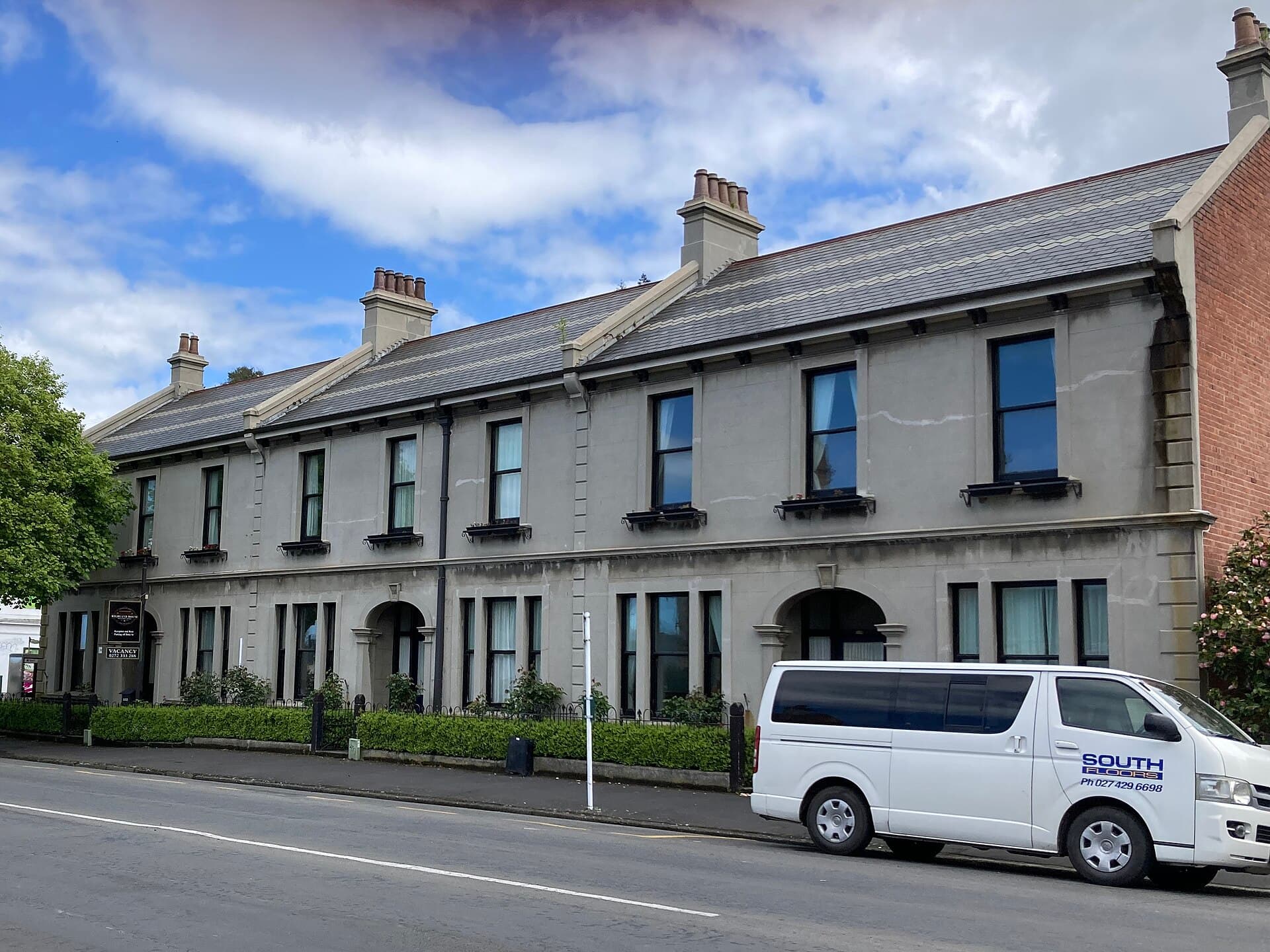 Highland House Boutique Hotel (via Wikimedia Commons, CC BY-SA 3.0)