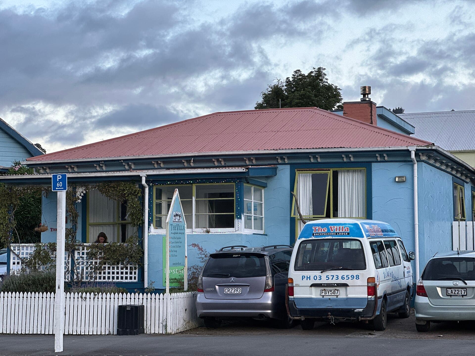 The Villa (via Wikimedia Commons, CC BY-SA 3.0)