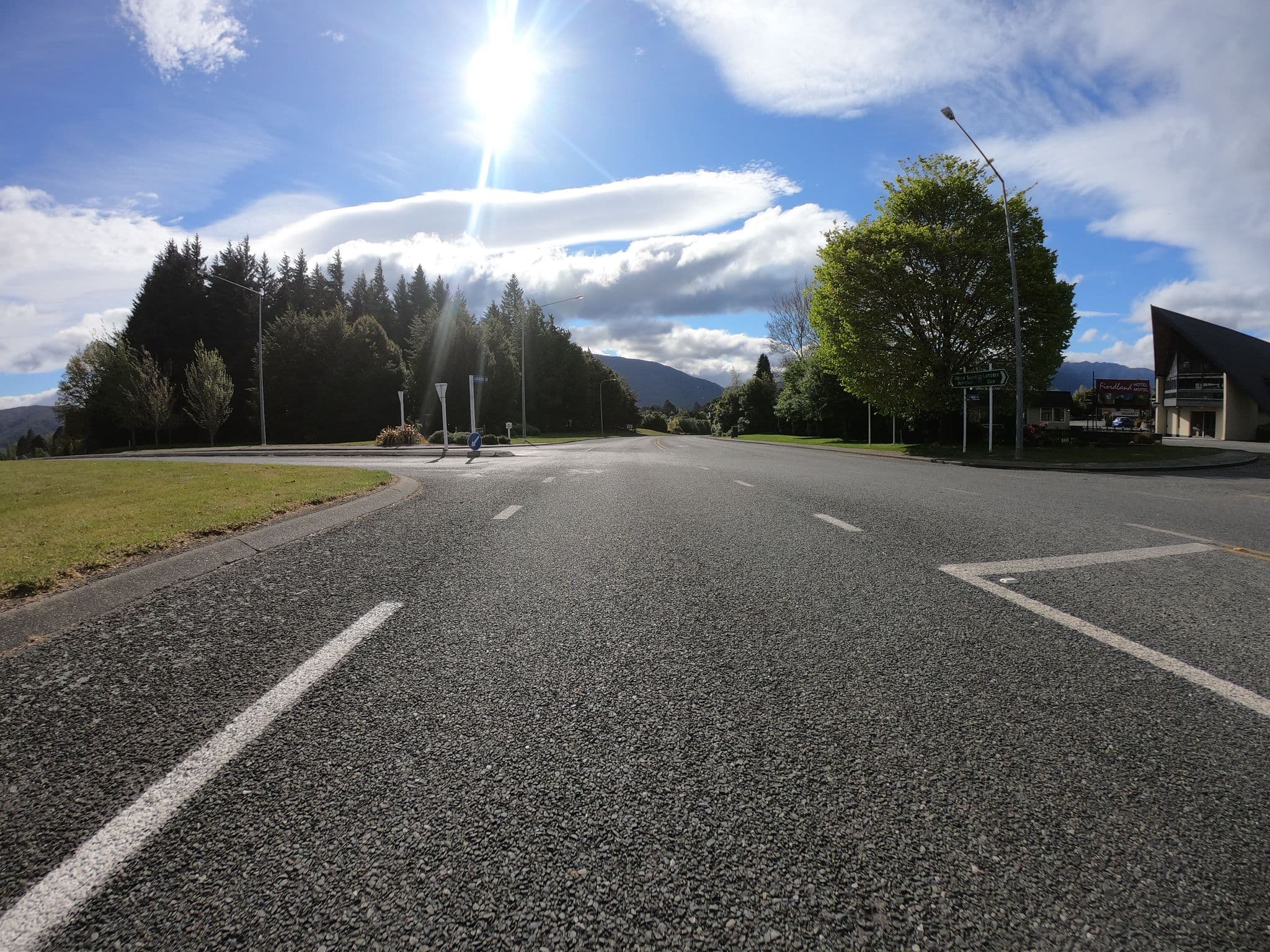 Street view near Fiordland Hotel, Te Anau