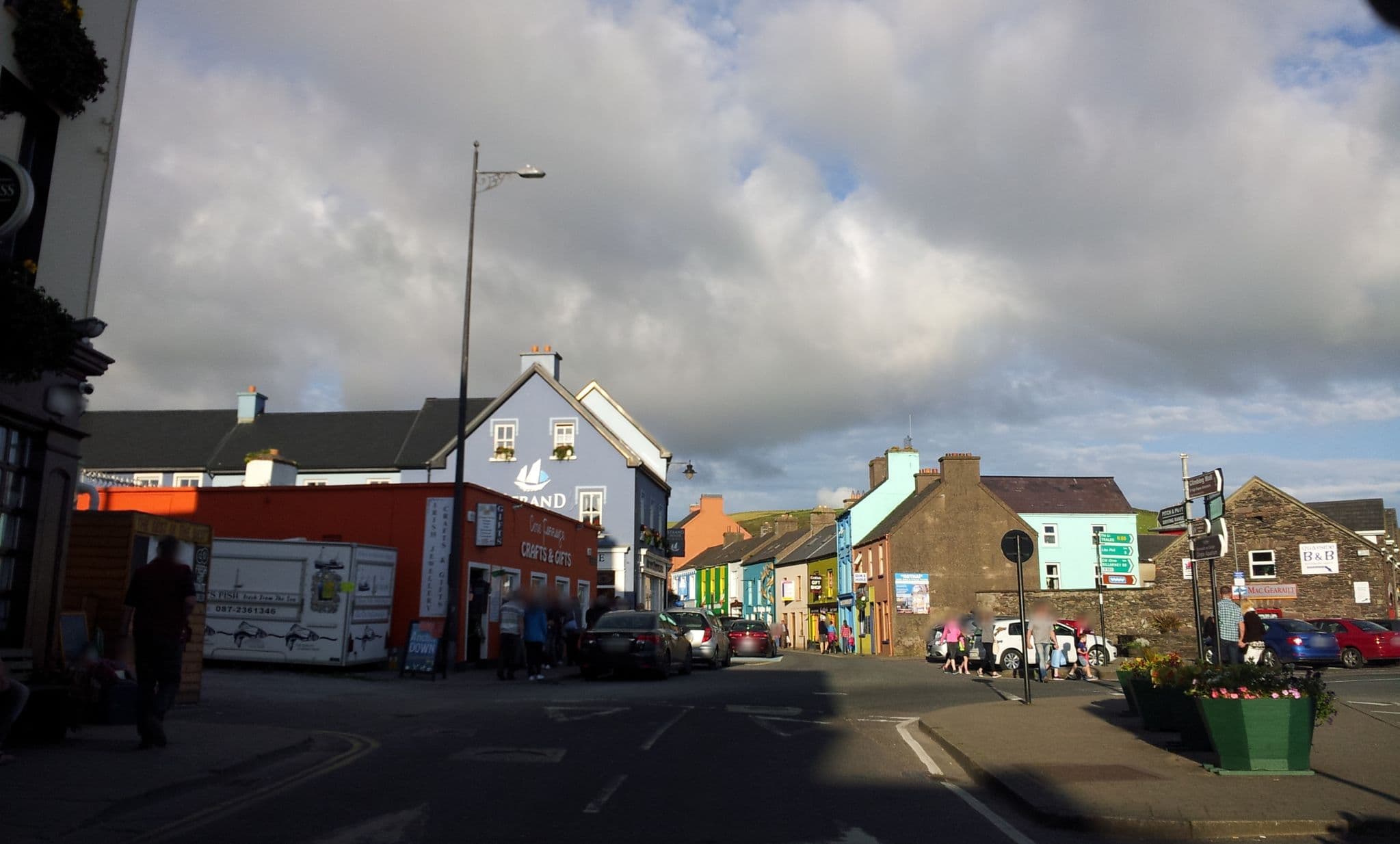 Street view near Murphy's Guesthouse, Dingle — © fdmap (CC BY-SA · Mapillary)
