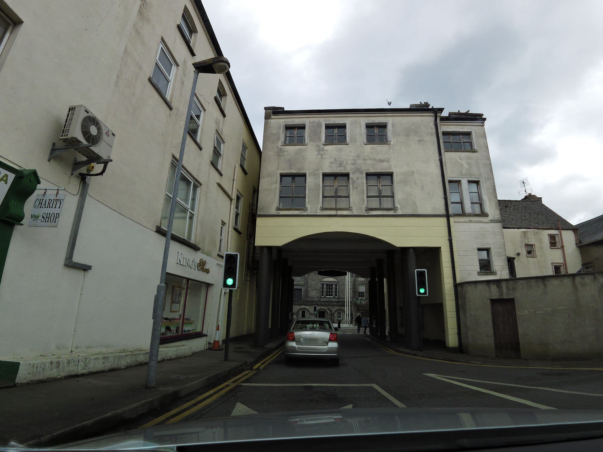 Street view near The Arch Guesthouse, Kilkenny — © moenk (CC BY-SA · Mapillary)