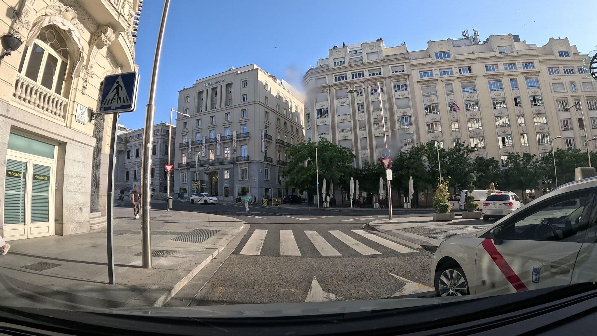 Street view near The Palace, a Luxury Collection Hotel, Madrid, Las Cortes — © Ralvar (CC BY-SA · Mapillary)