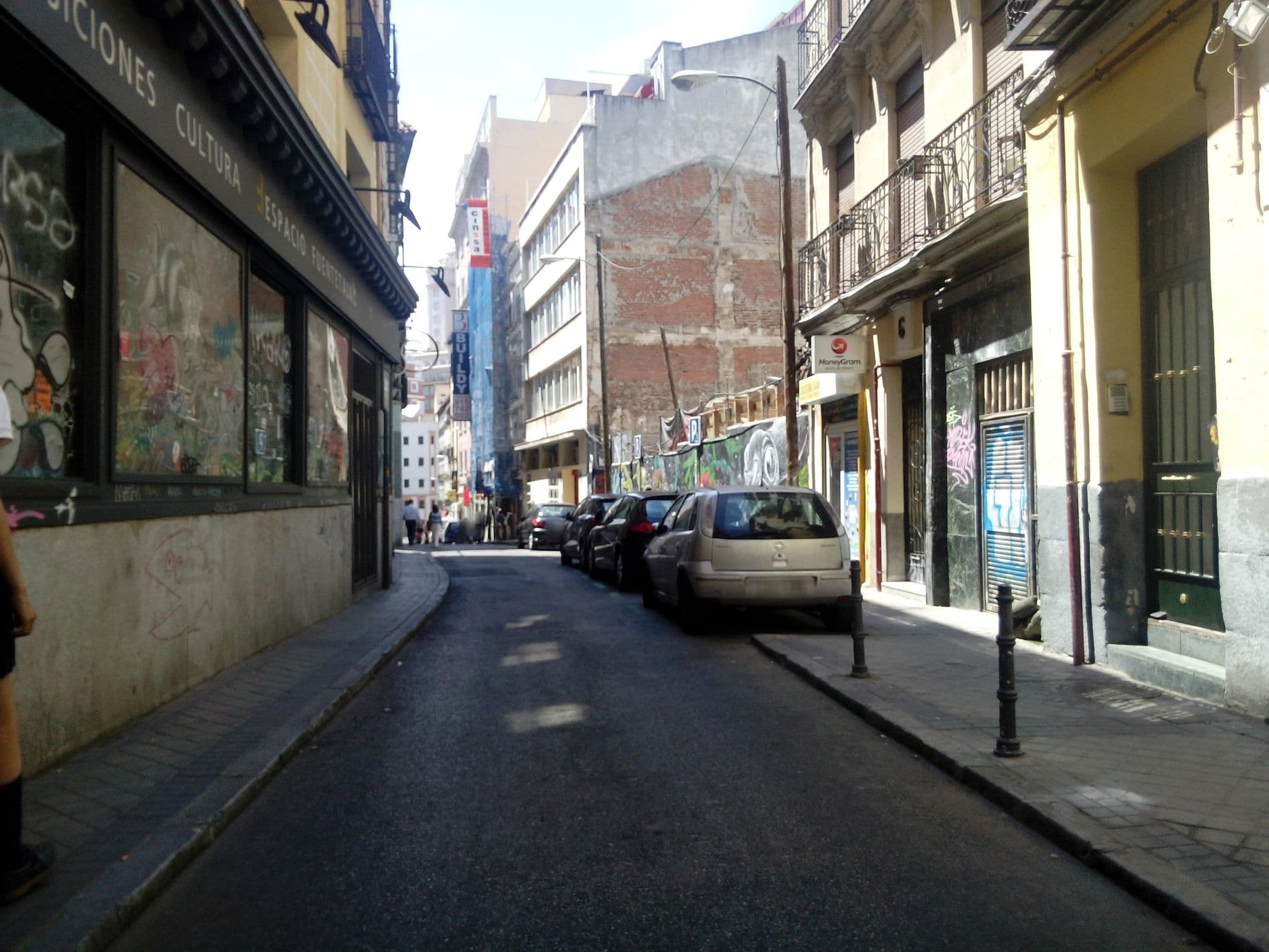 Street view near Hotel Sterling Madrid | Hotel 3 estrellas en Madrid, Universidad — © johnarupire (CC BY-SA · Mapillary)