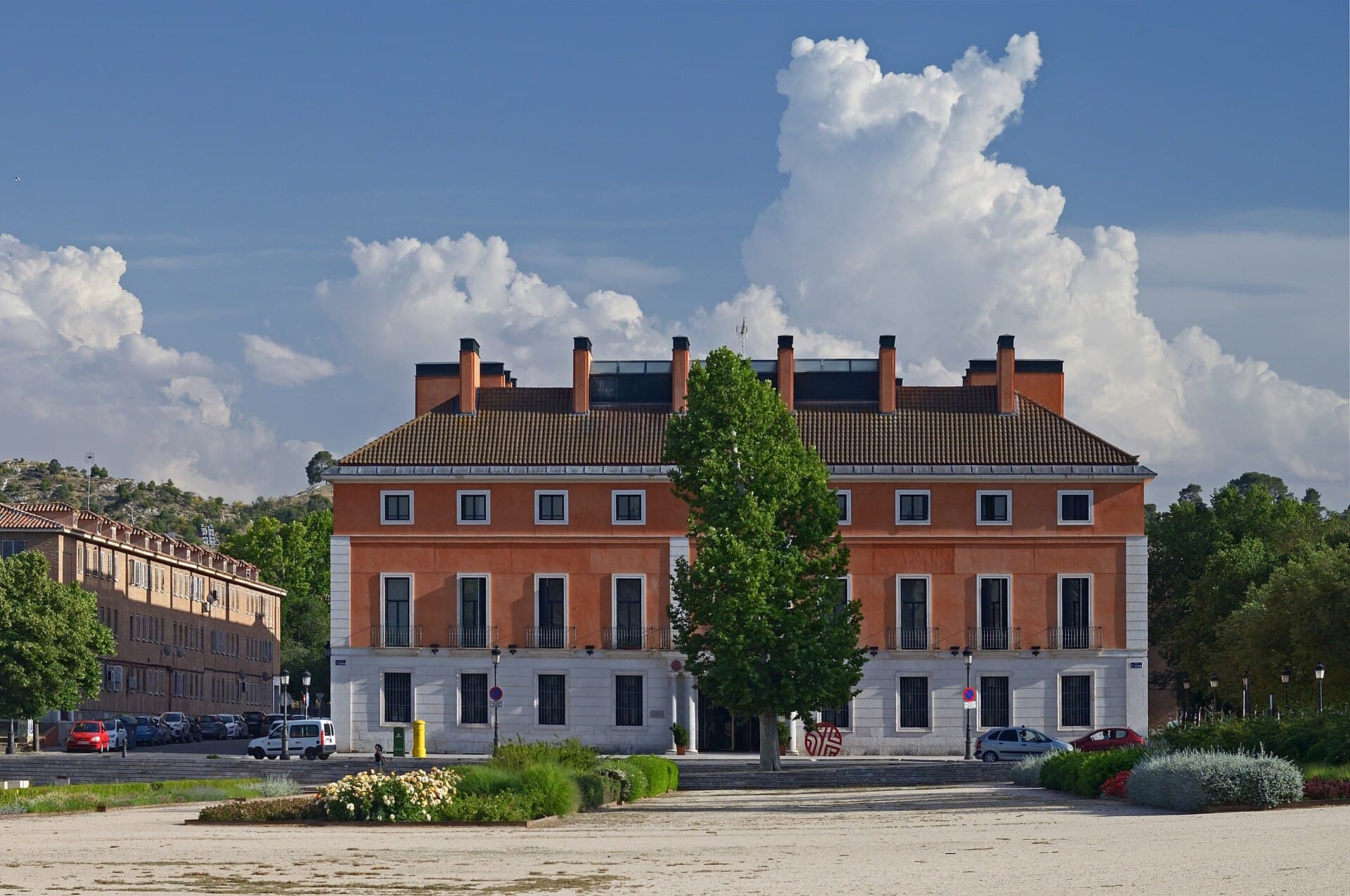 Hotel NH Collection Palacio de Aranjuez (via Wikimedia Commons, CC BY-SA 3.0)