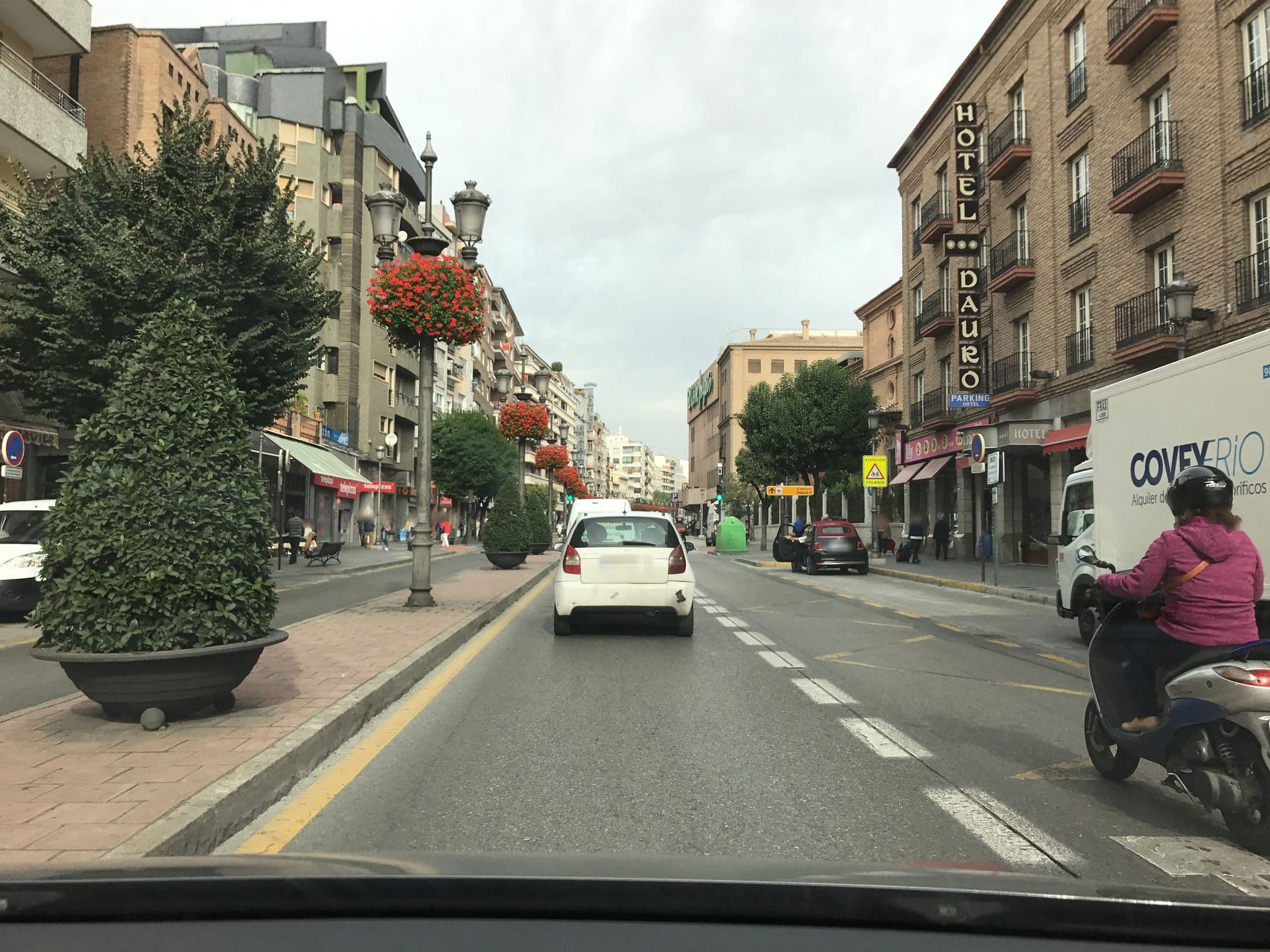 Street view near Hotel Dauro Premier, Granada