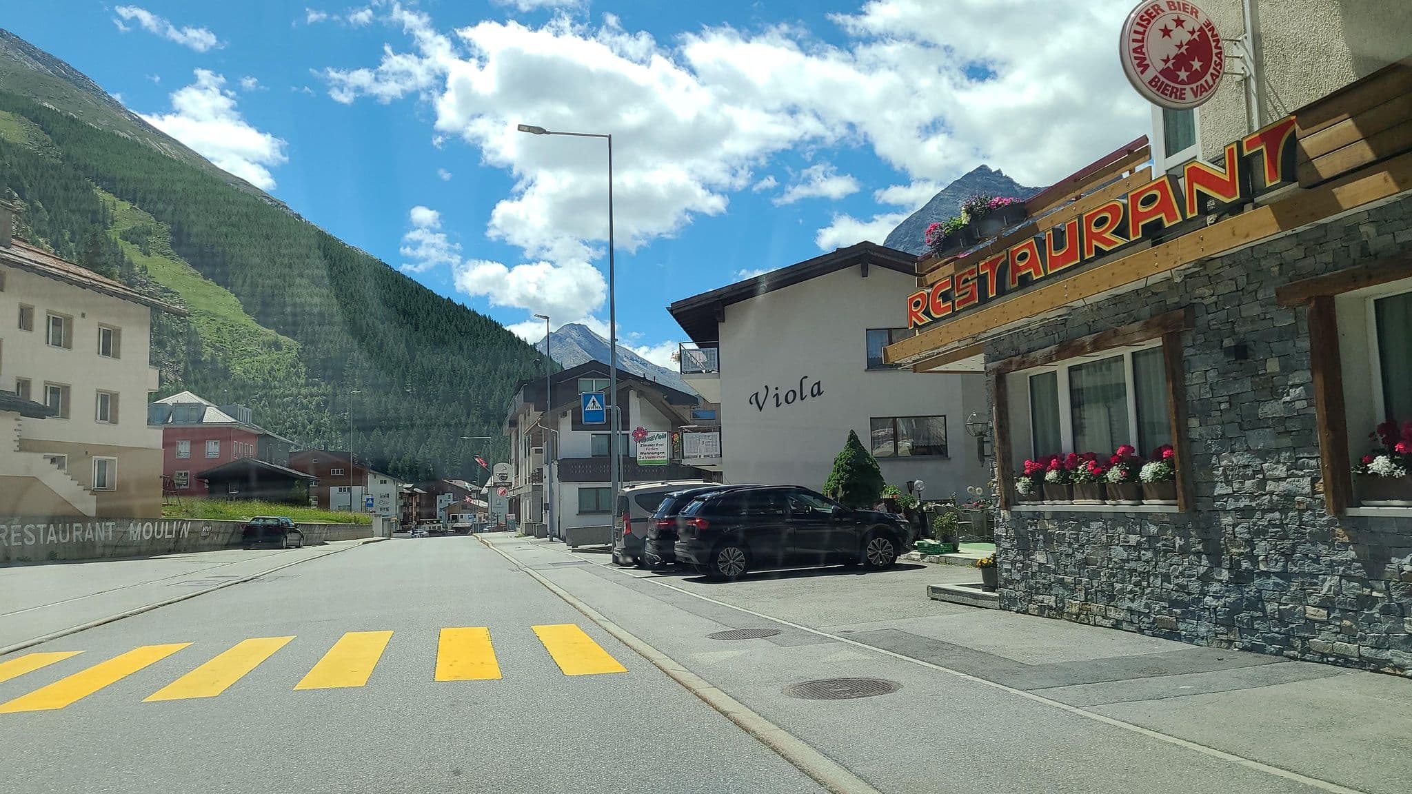 Street view near Moulin, Saas-Grund — © chrisbeddow (CC BY-SA · Mapillary)