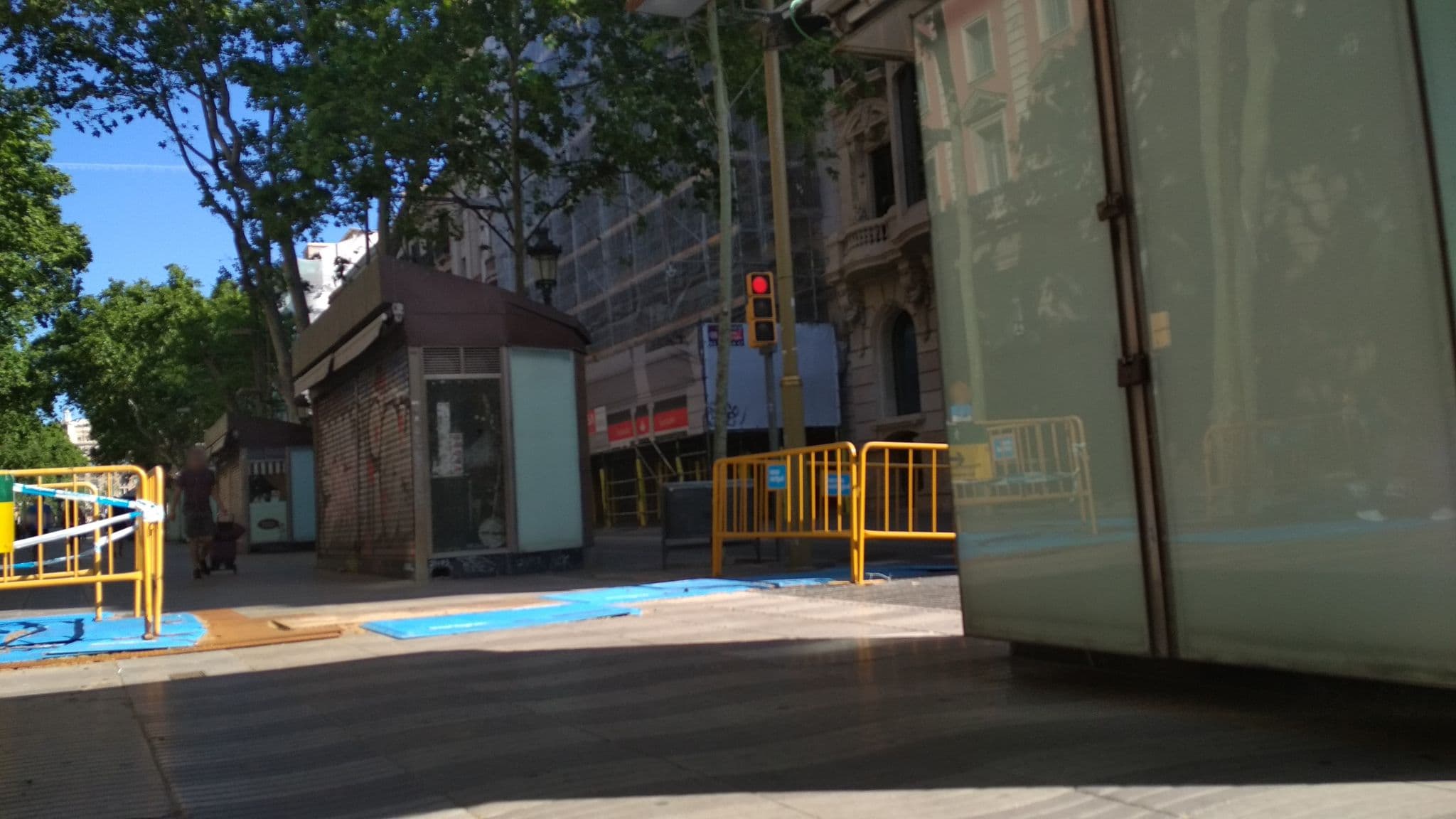 Street view near Citadines Ramblas Barcelona (Apart Hotel Barcelona), Barri Gòtic — © toniserra (CC BY-SA · Mapillary)