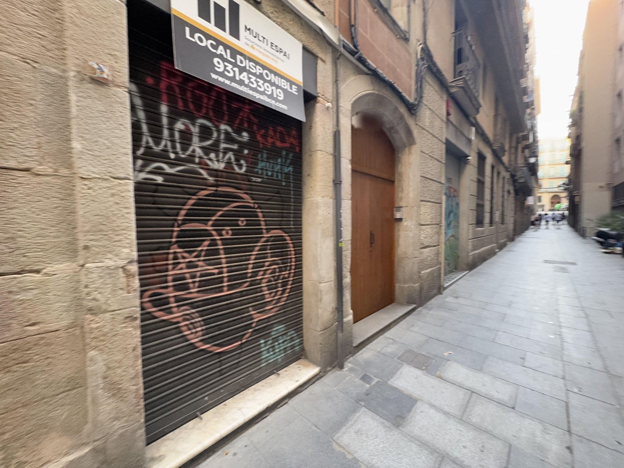 Street view near Hotel Denit Barcelona, Barri Gòtic — © Molinails2020 (CC BY-SA · Mapillary)