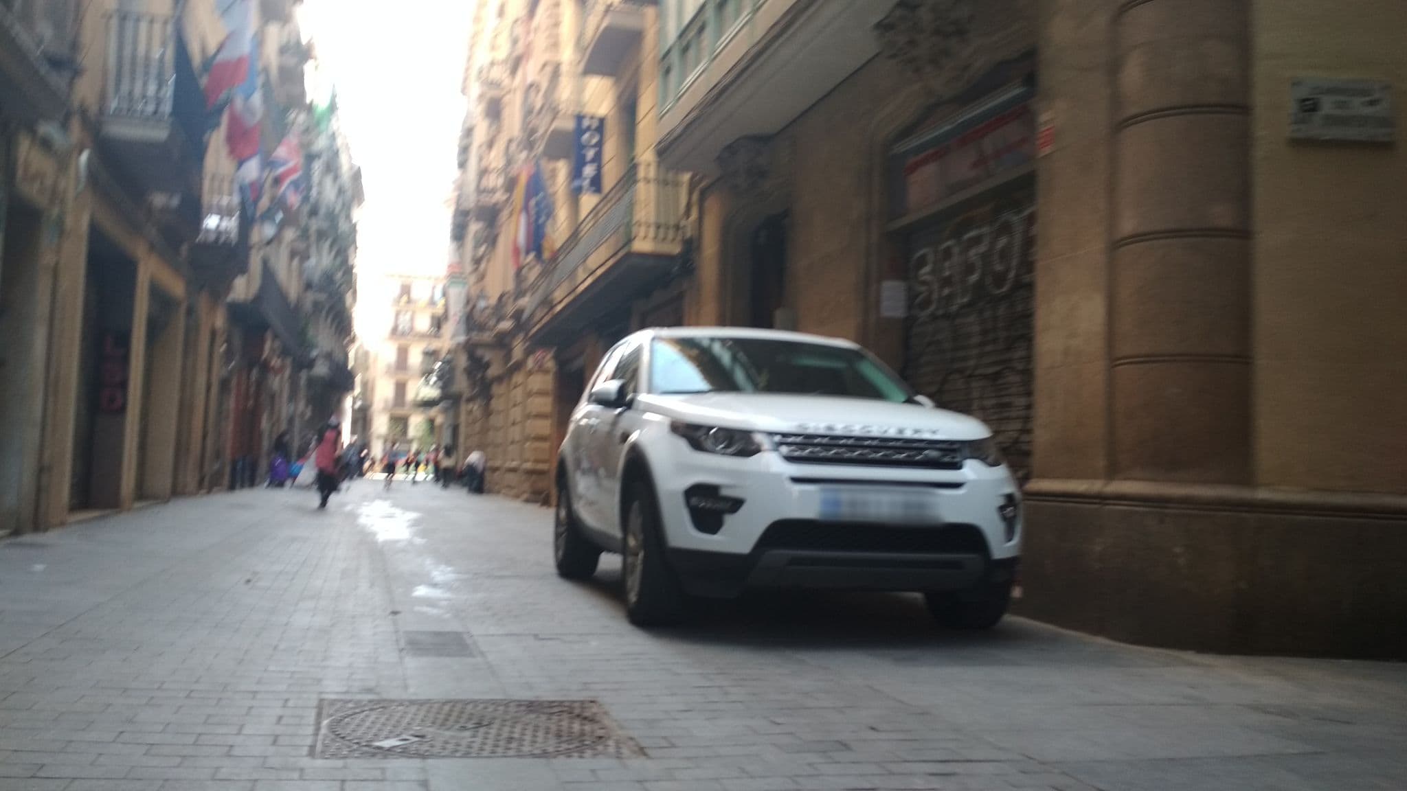 Street view near Hotel Cortes, Barri Gòtic — © toniserra (CC BY-SA · Mapillary)