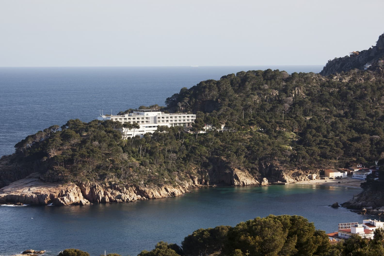 Parador de Aiguablava (via Wikimedia Commons, CC BY 4.0)