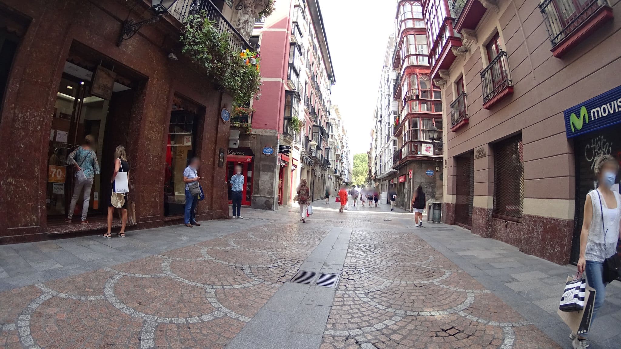 Street view near Pension Boutique Caravan Cinema, Bilbao — © robertogeb (CC BY-SA · Mapillary)