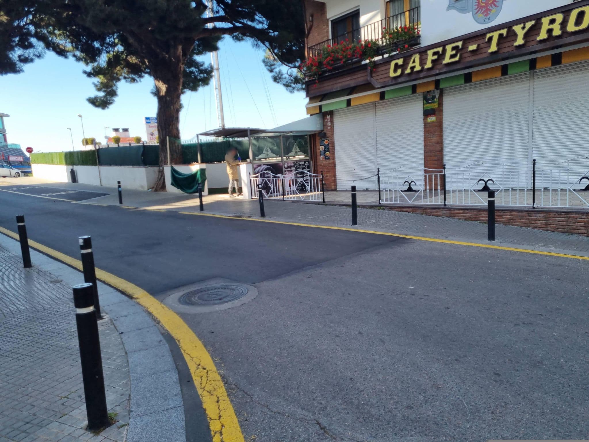 Street view near Ona Don Juan, Lloret de Mar