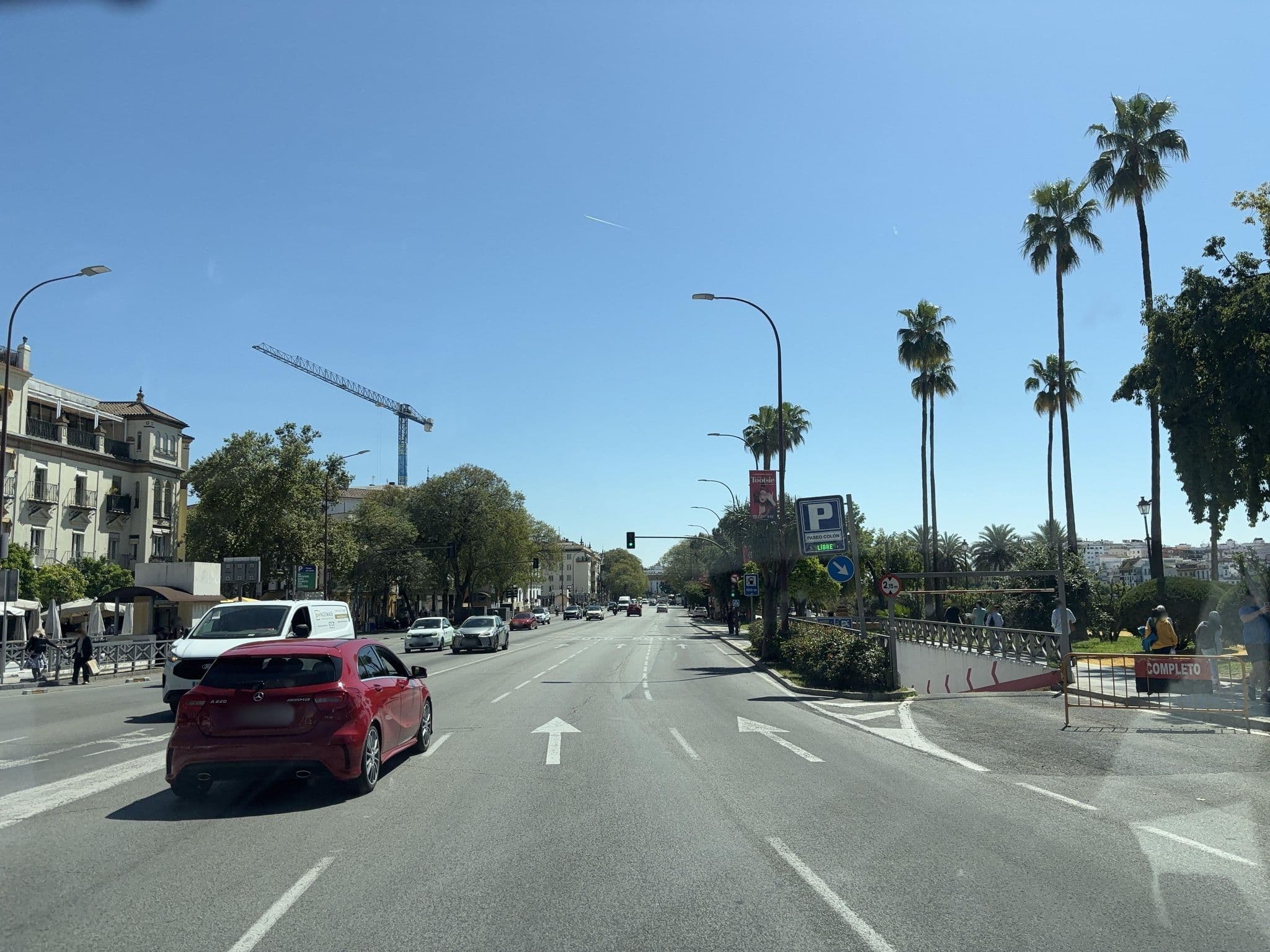 Street view near Hotel Kivir Sevilla, Sevilla