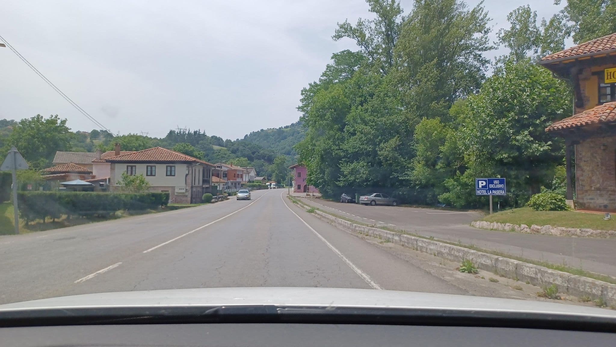 Street view near Hotel La Pasera, Cangas de Onís — © normanm (CC BY-SA · Mapillary)