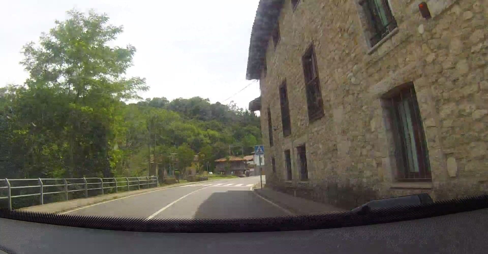 Street view near Hotel La Balsa, Cangas de Onís — © VincentVE (CC BY-SA · Mapillary)