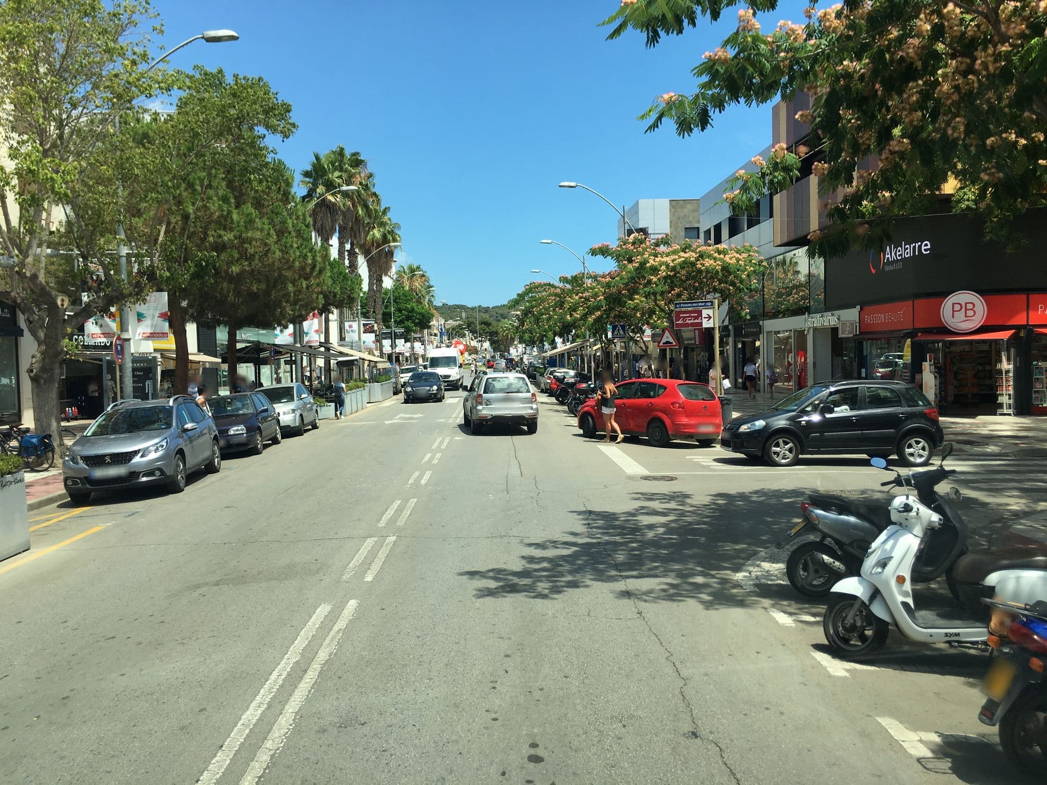Street view near Hotel Bulevard, Castell-Platja d'Aro — © yaron (CC BY-SA · Mapillary)