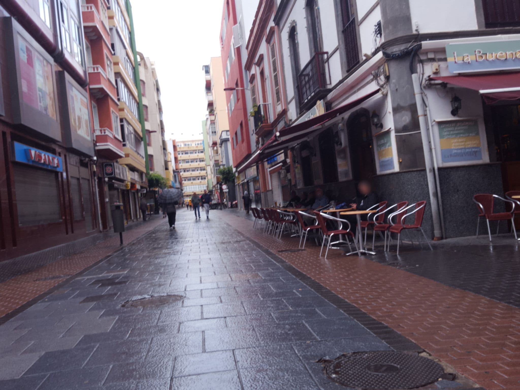 Street view near Casa Ripoche, Centro