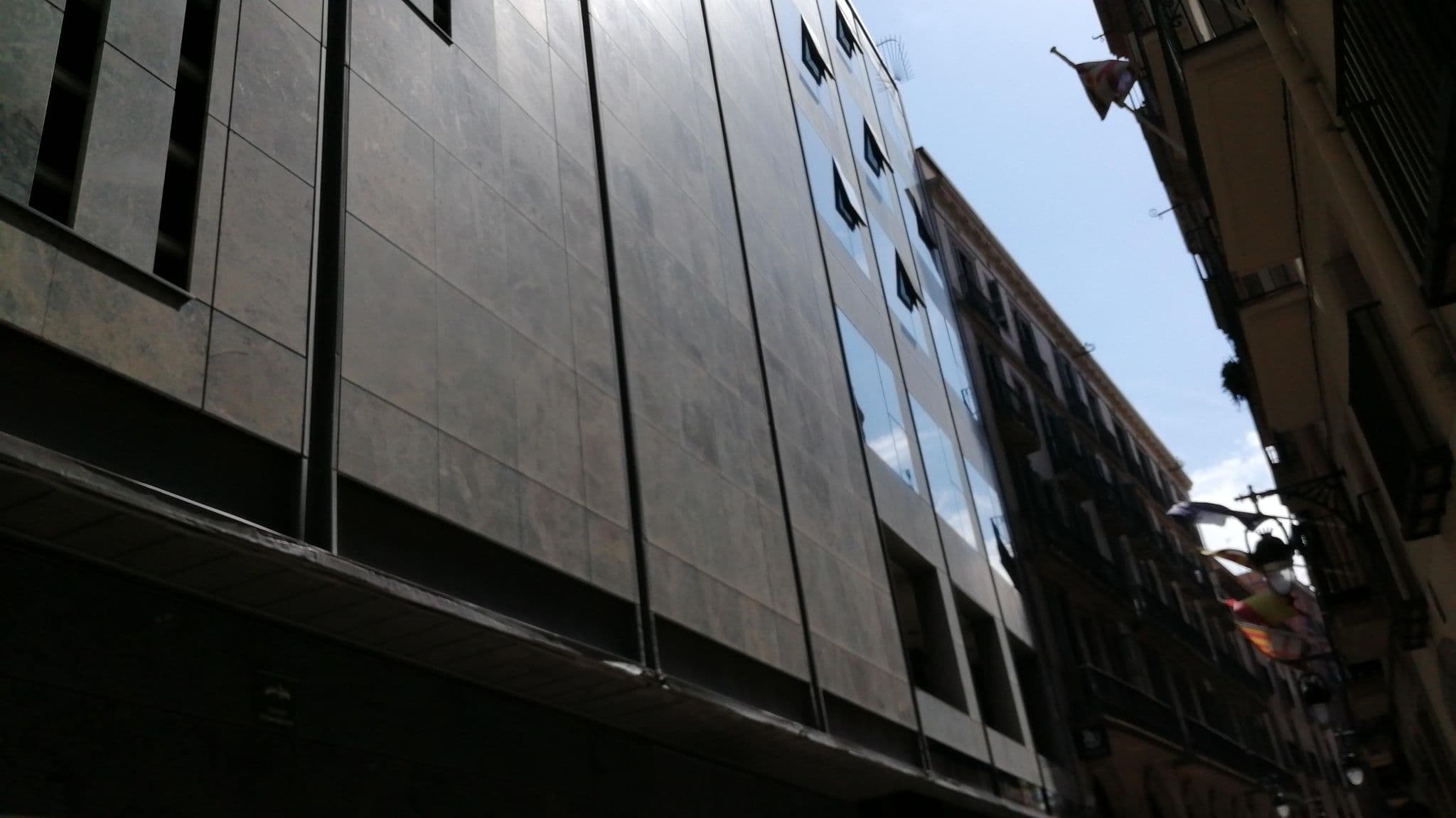Street view near Hostal Òperarambles, Ciutat Vella — © alememex (CC BY-SA · Mapillary)
