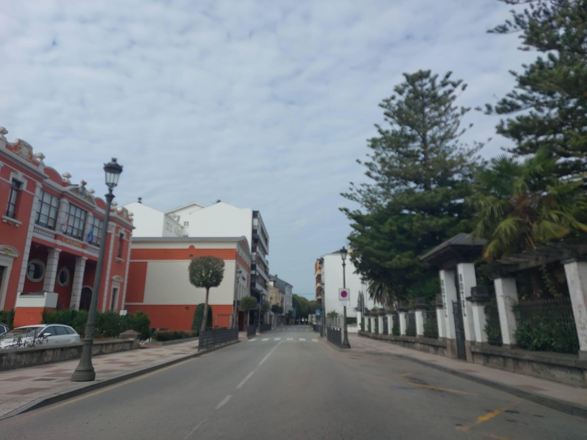 Street view near Palacio Arias & Hotel y Apartamentos Arias, Navia — © 5rmft (CC BY-SA · Mapillary)