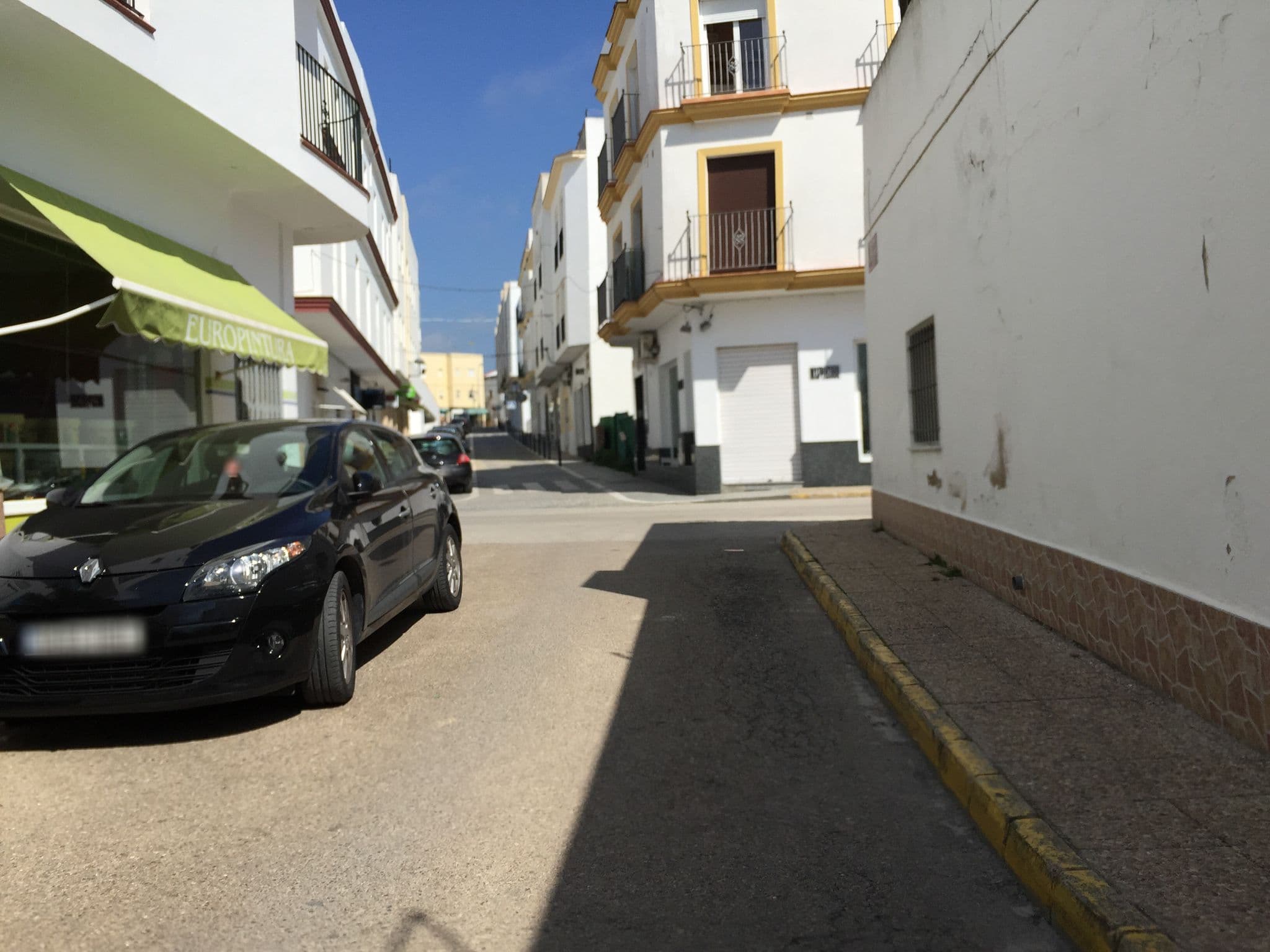 Street view near Hostal Bodega Conil, Conil de la Frontera — © flidolin (CC BY-SA · Mapillary)
