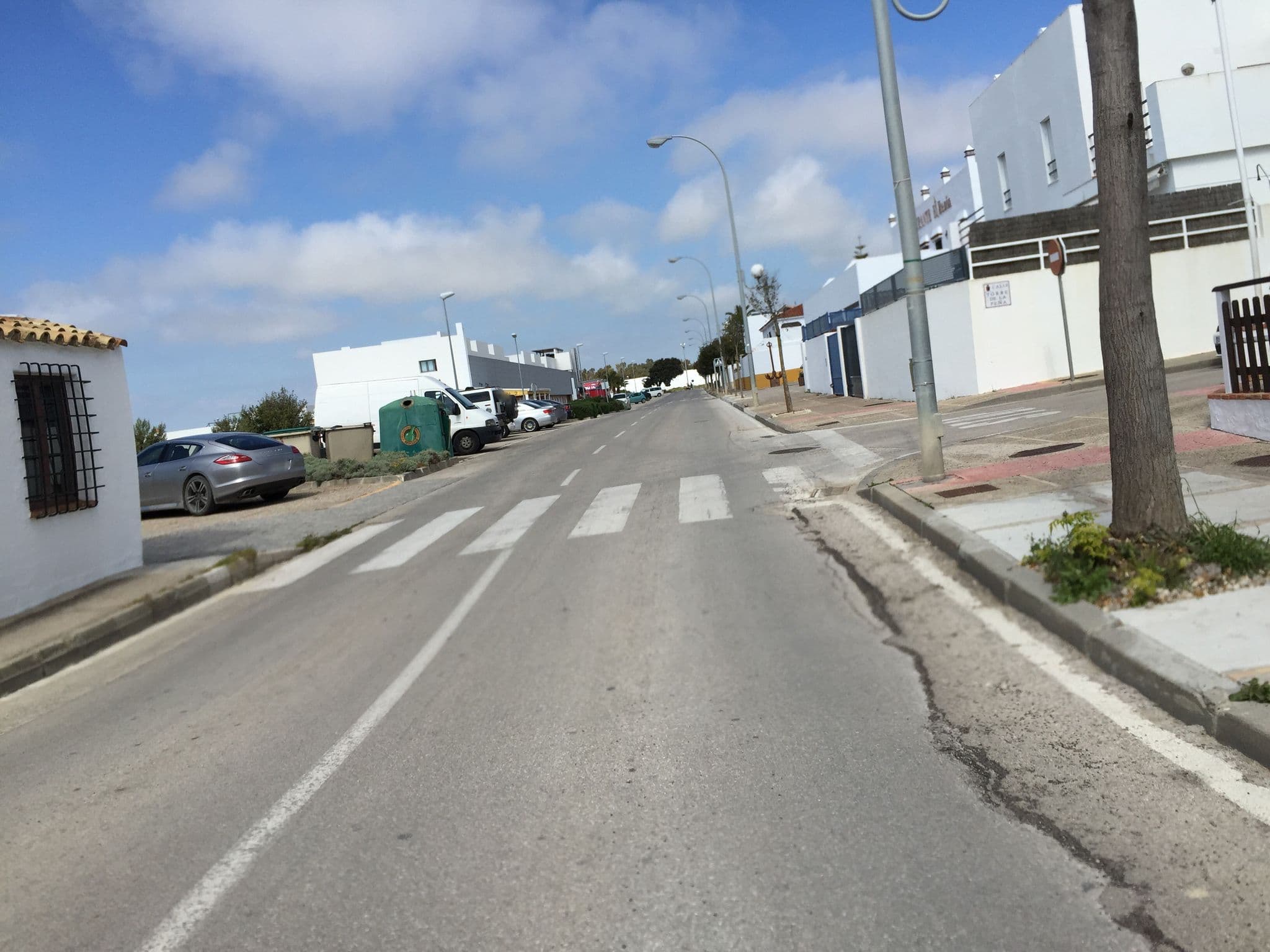 Street view near Hotel | Oasis Atalaya | Conil, Conil de la Frontera — © flidolin (CC BY-SA · Mapillary)