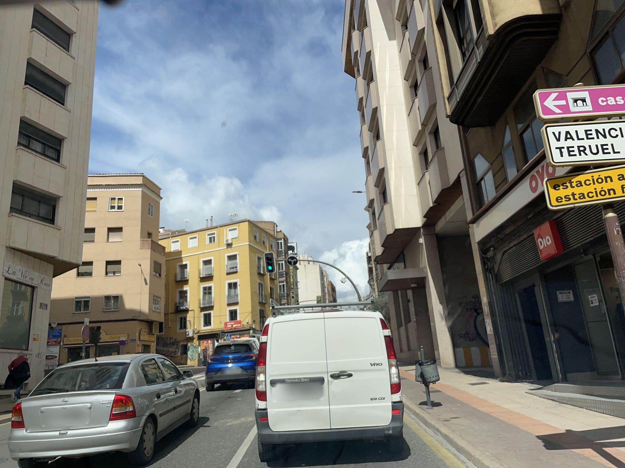 Street view near OYO Hotel Francabel, Cuenca — © seraq (CC BY-SA · Mapillary)
