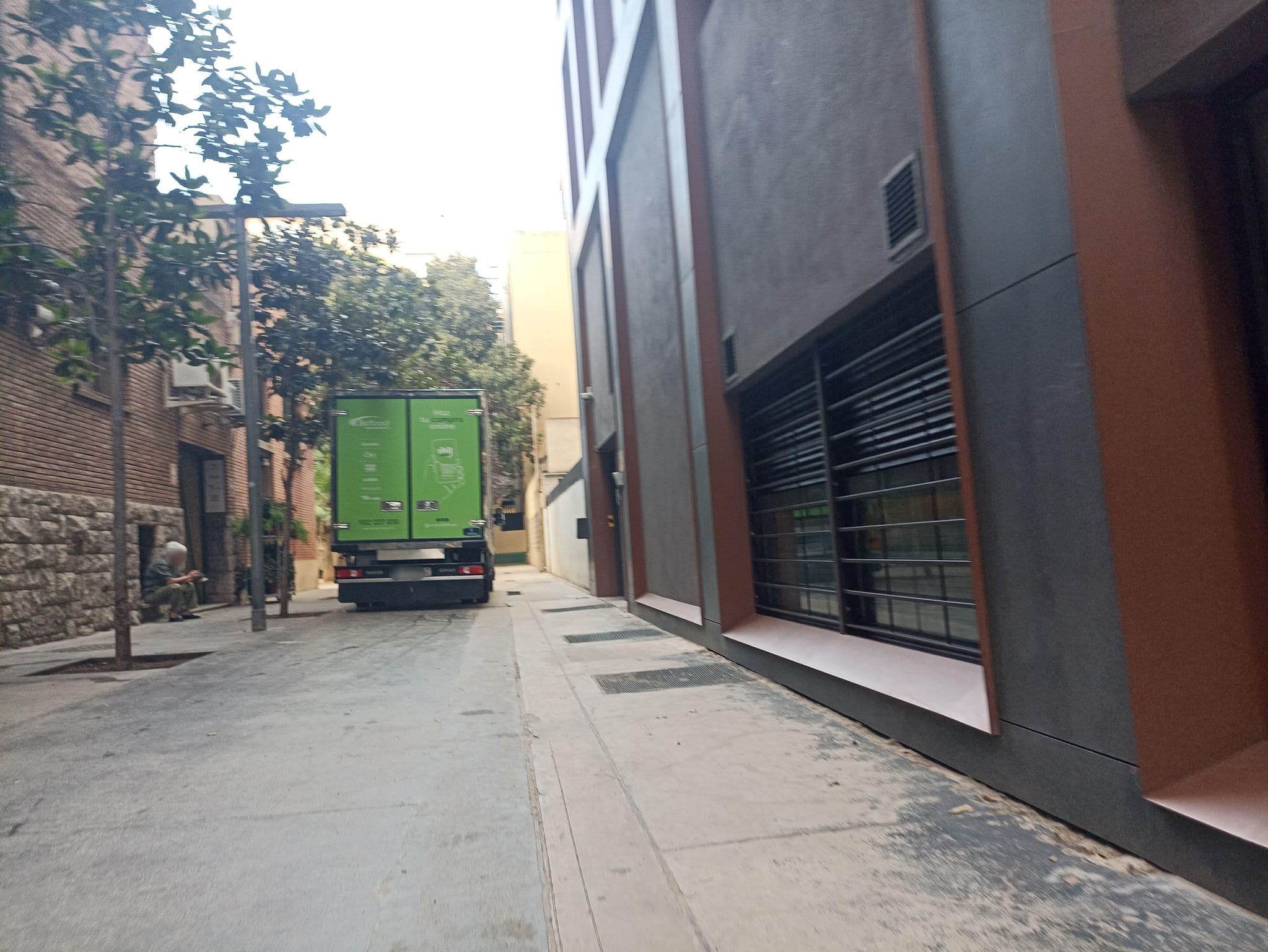 Street view near The One Barcelona, Dreta de l'Eixample — © toniserra (CC BY-SA · Mapillary)