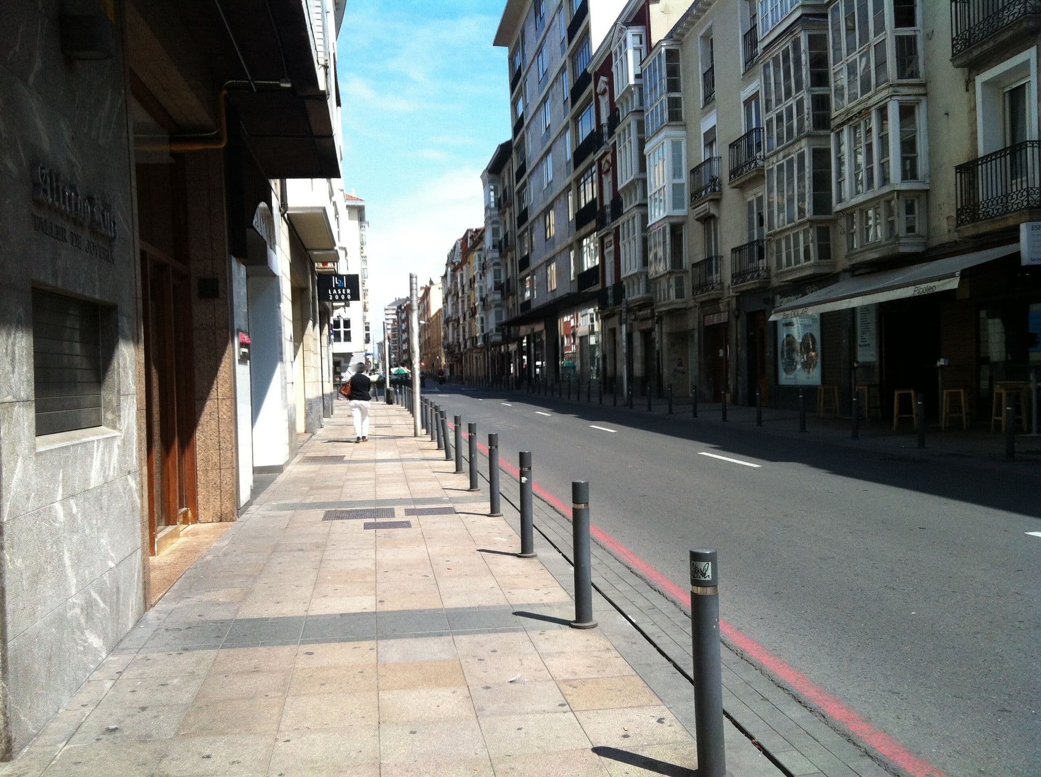 Street view near Pensión Araba, Gasteiz / Vitoria — © miguel_andrade (CC BY-SA · Mapillary)