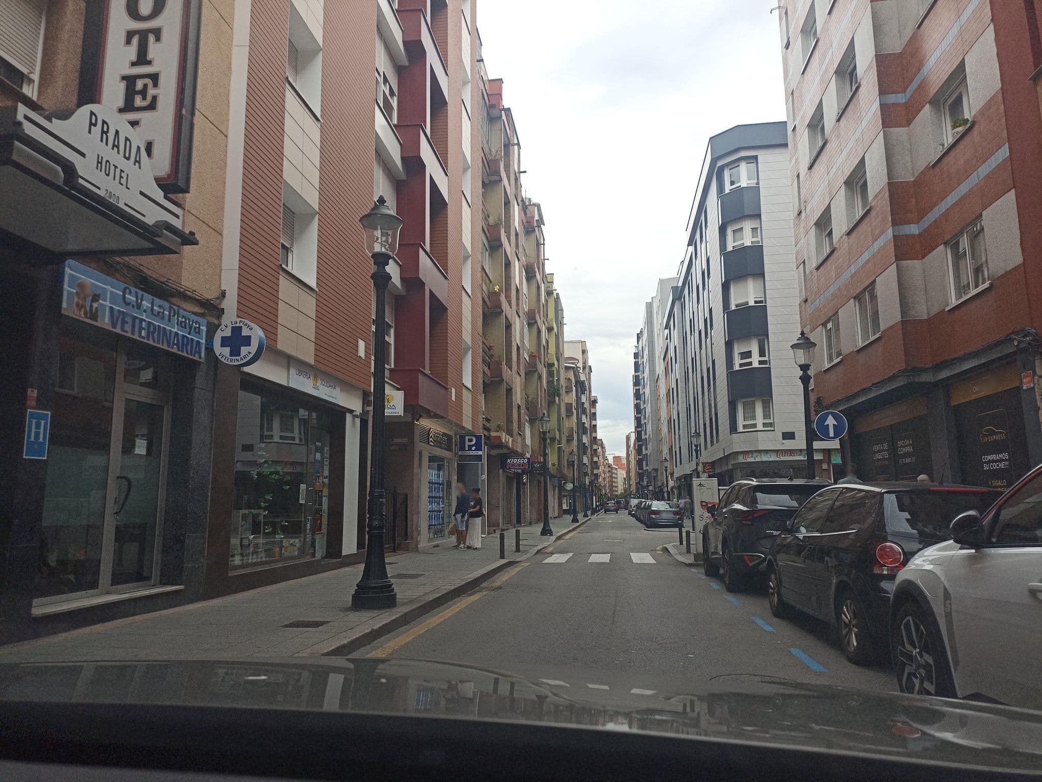 Street view near Hotel Prada Gijón, Gijón — © toniserra (CC BY-SA · Mapillary)