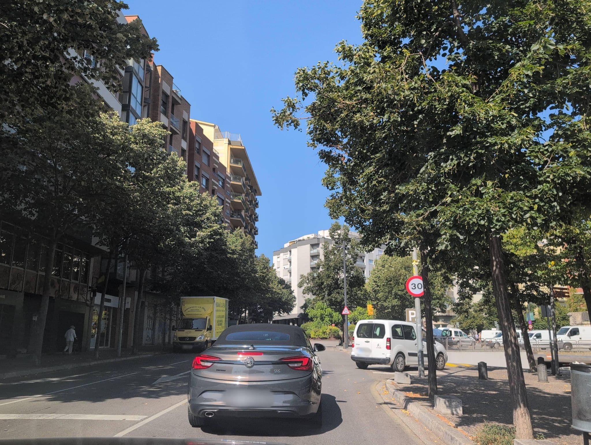 Street view near BYPILLOW Erba | Hotel en el centro de Girona, Girona — © Albergarri788 (CC BY-SA · Mapillary)