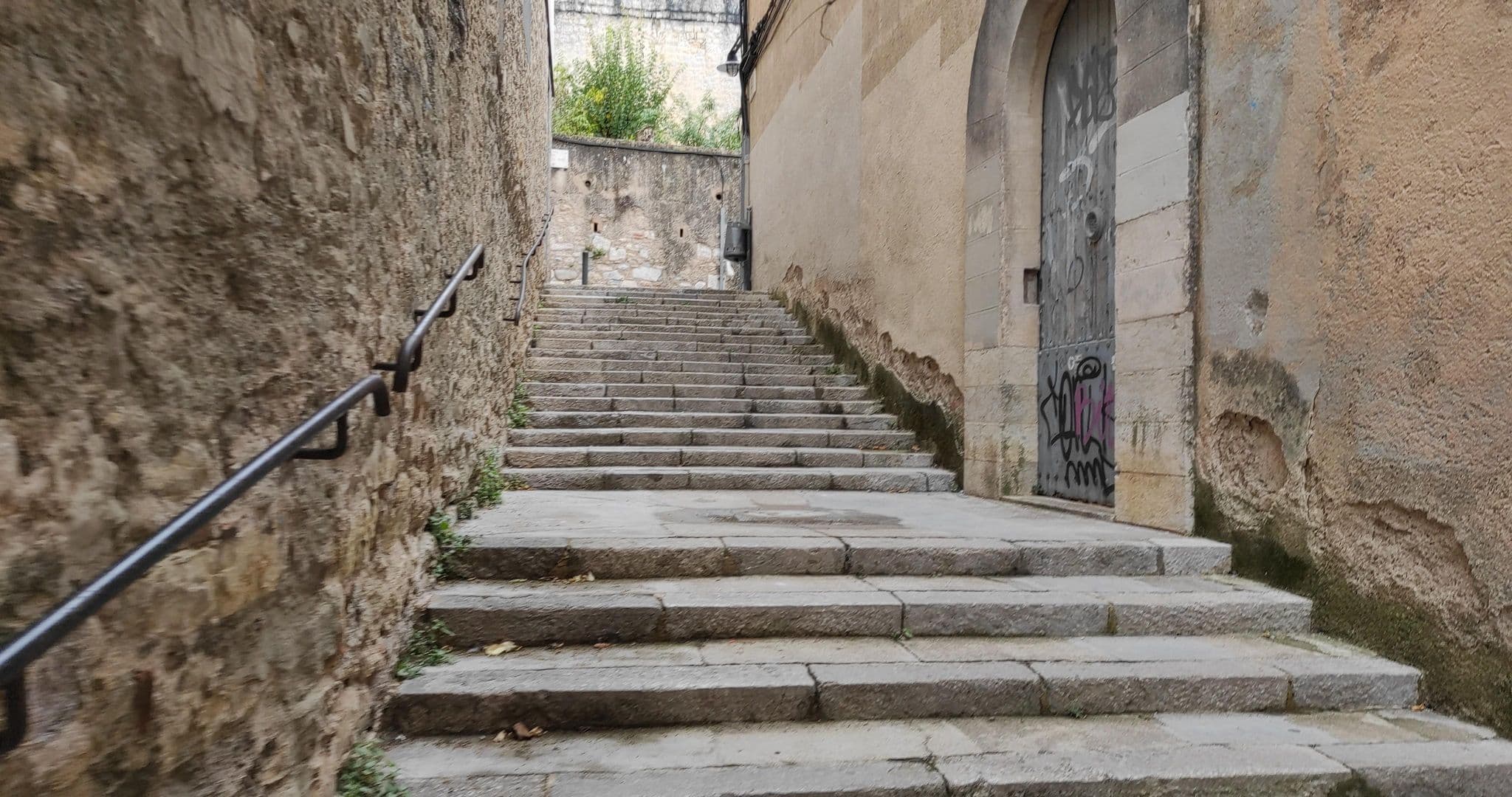 Street view near City Oasis Girona, Girona — © yod4z (CC BY-SA · Mapillary)