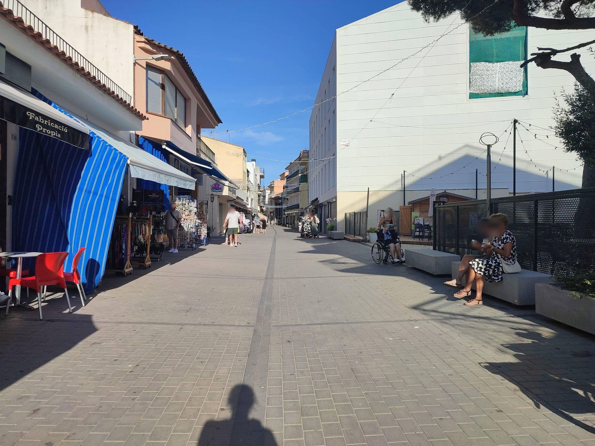 Street view near Marconia Boutique Residence, l'Estartit — © karthoo (CC BY-SA · Mapillary)