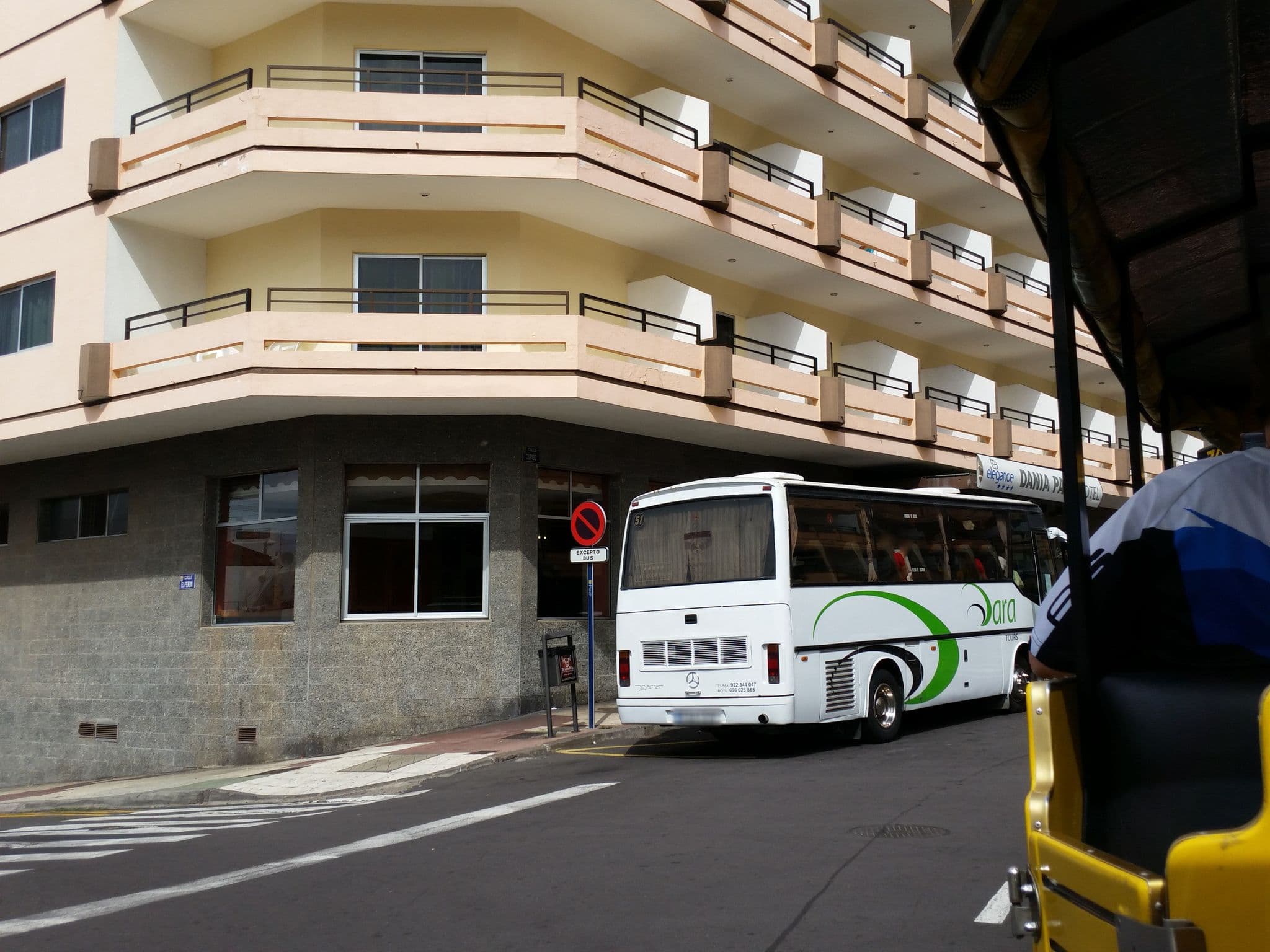 Street view near HC Hotel Magec, Puerto de la Cruz — © joachim_mueller (CC BY-SA · Mapillary)