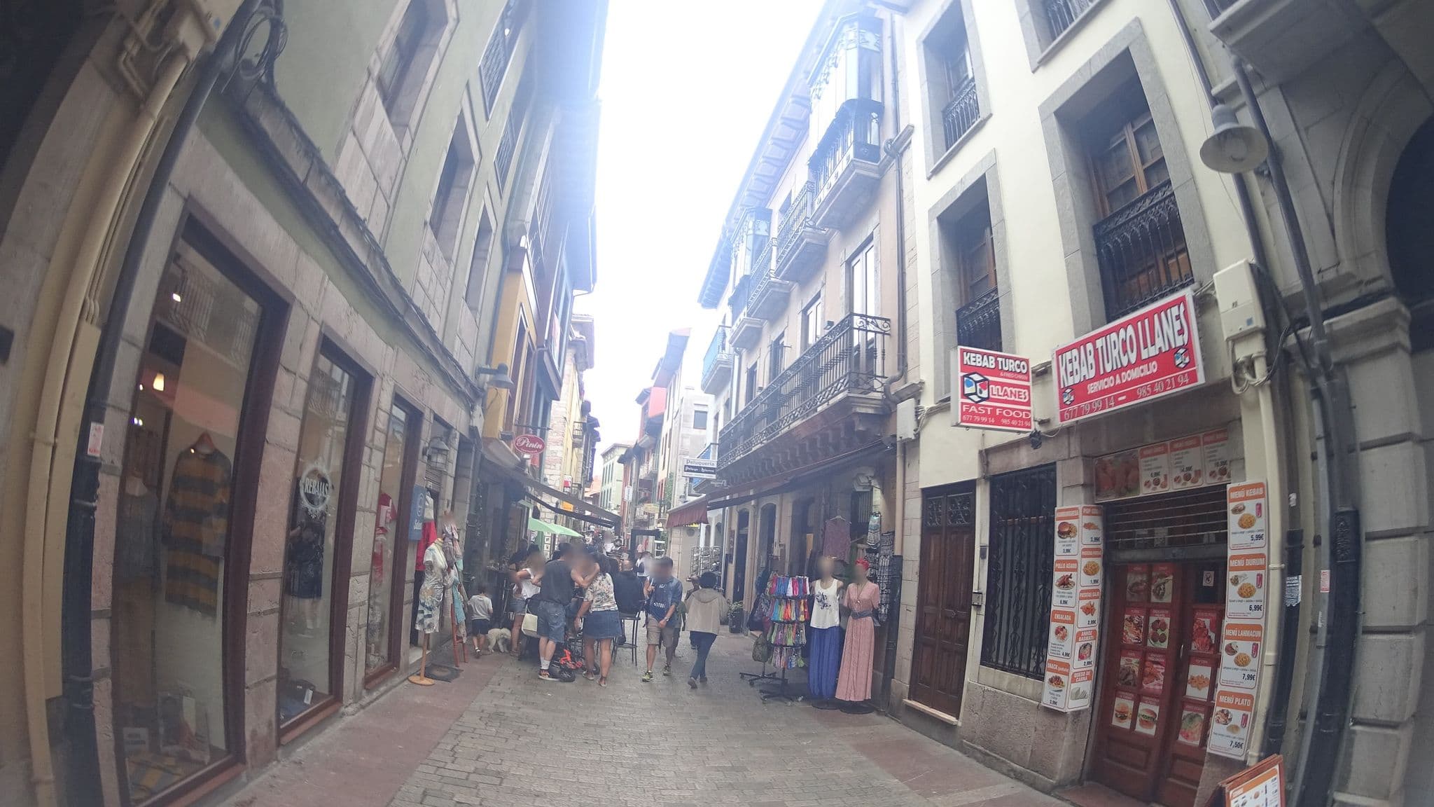 Street view near Apartamentos Turísticos Llanes, Llanes — © robertogeb (CC BY-SA · Mapillary)