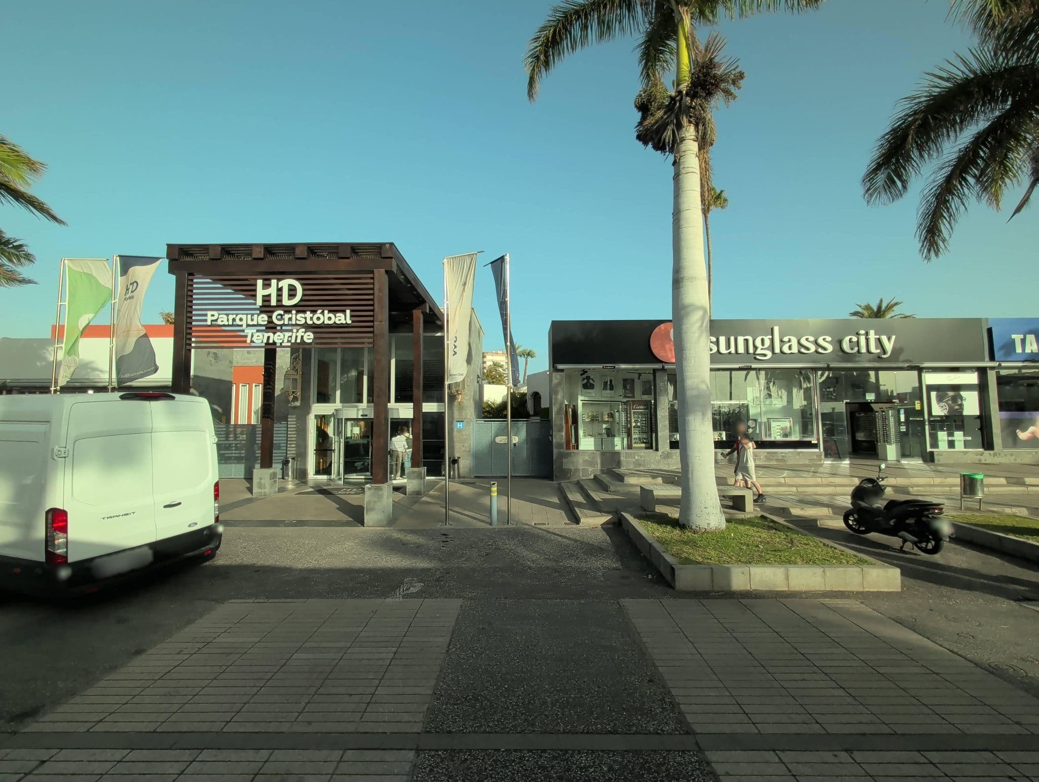 Street view near HD Parque Cristobal Tenerife, Playa de las Américas