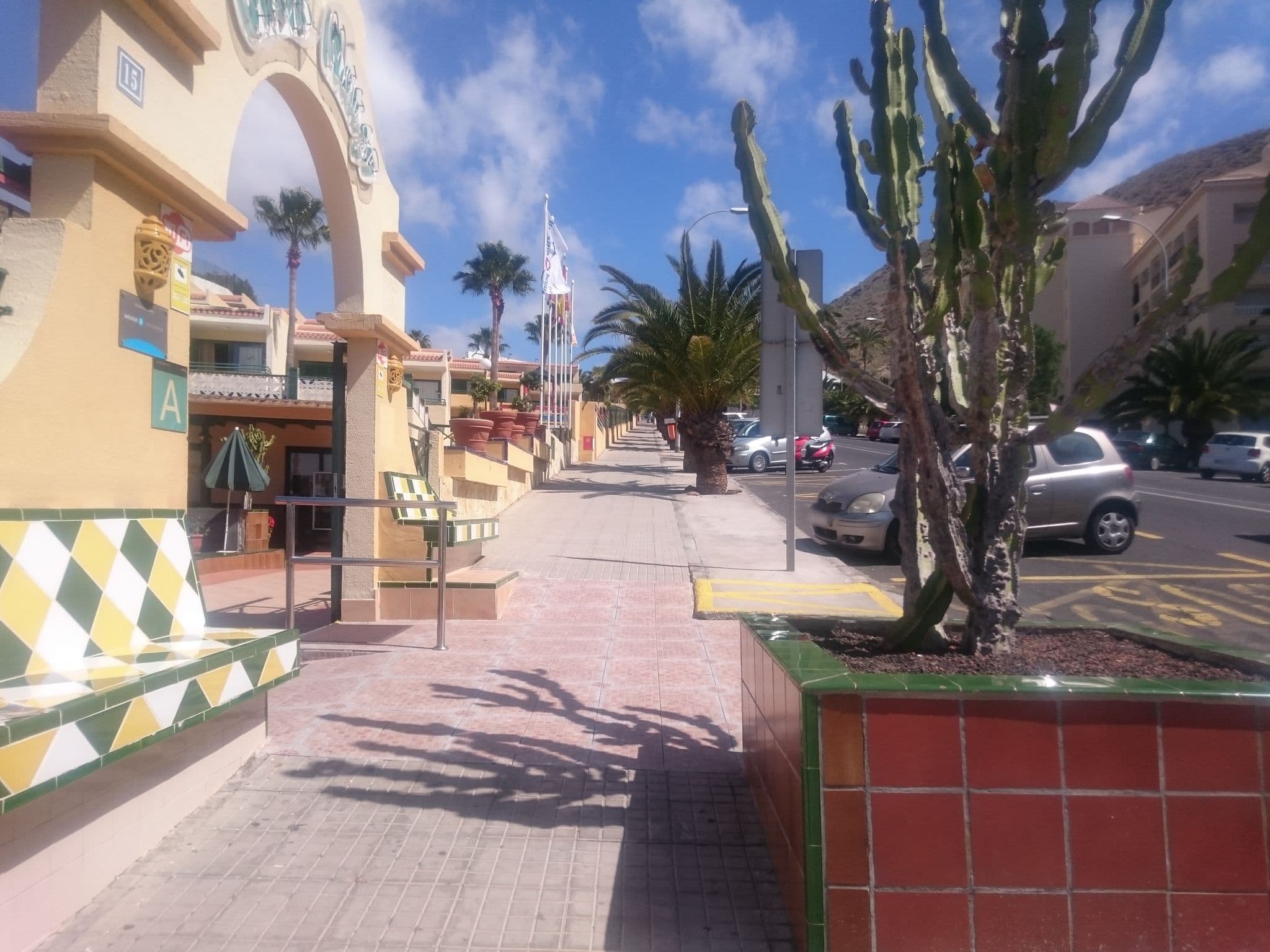 Street view near Ohasis Boutique Suites, Playa de las Américas