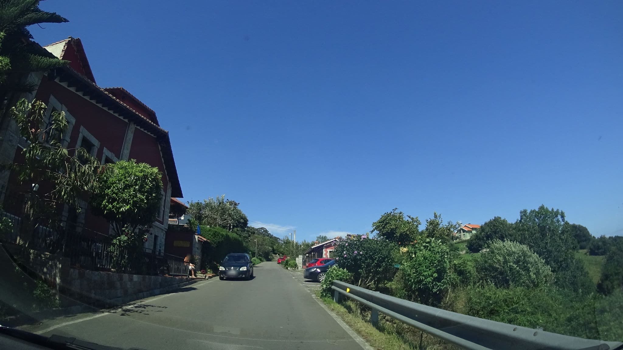 Street view near Hotel Rural La Curva (nueva gerencia 2021), Ribadesella — © robertogeb (CC BY-SA · Mapillary)