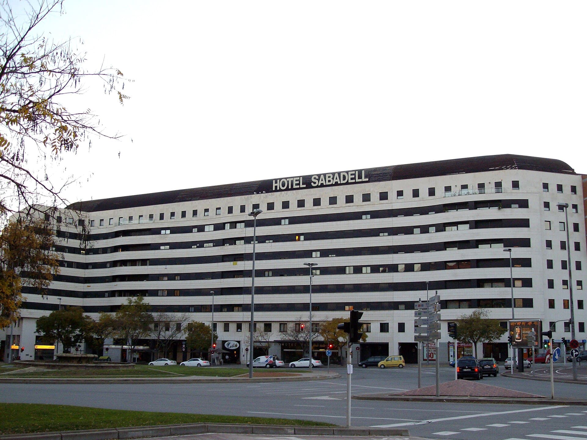 Hotel Catalonia Sabadell (via Wikimedia Commons, CC BY-SA 3.0)