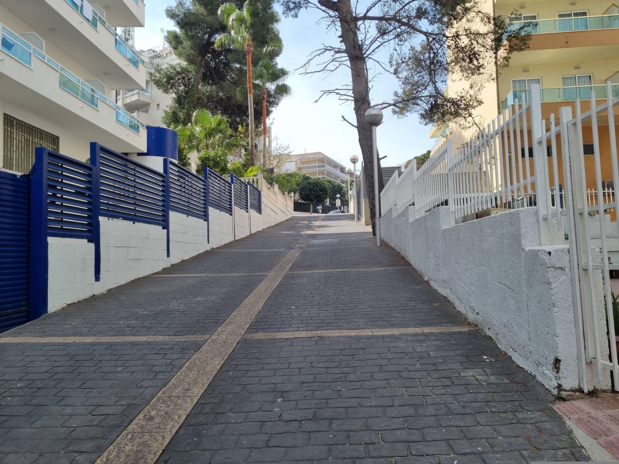 Street view near Hotel Almonsa Playa, Salou — © Franciscovalera (CC BY-SA · Mapillary)