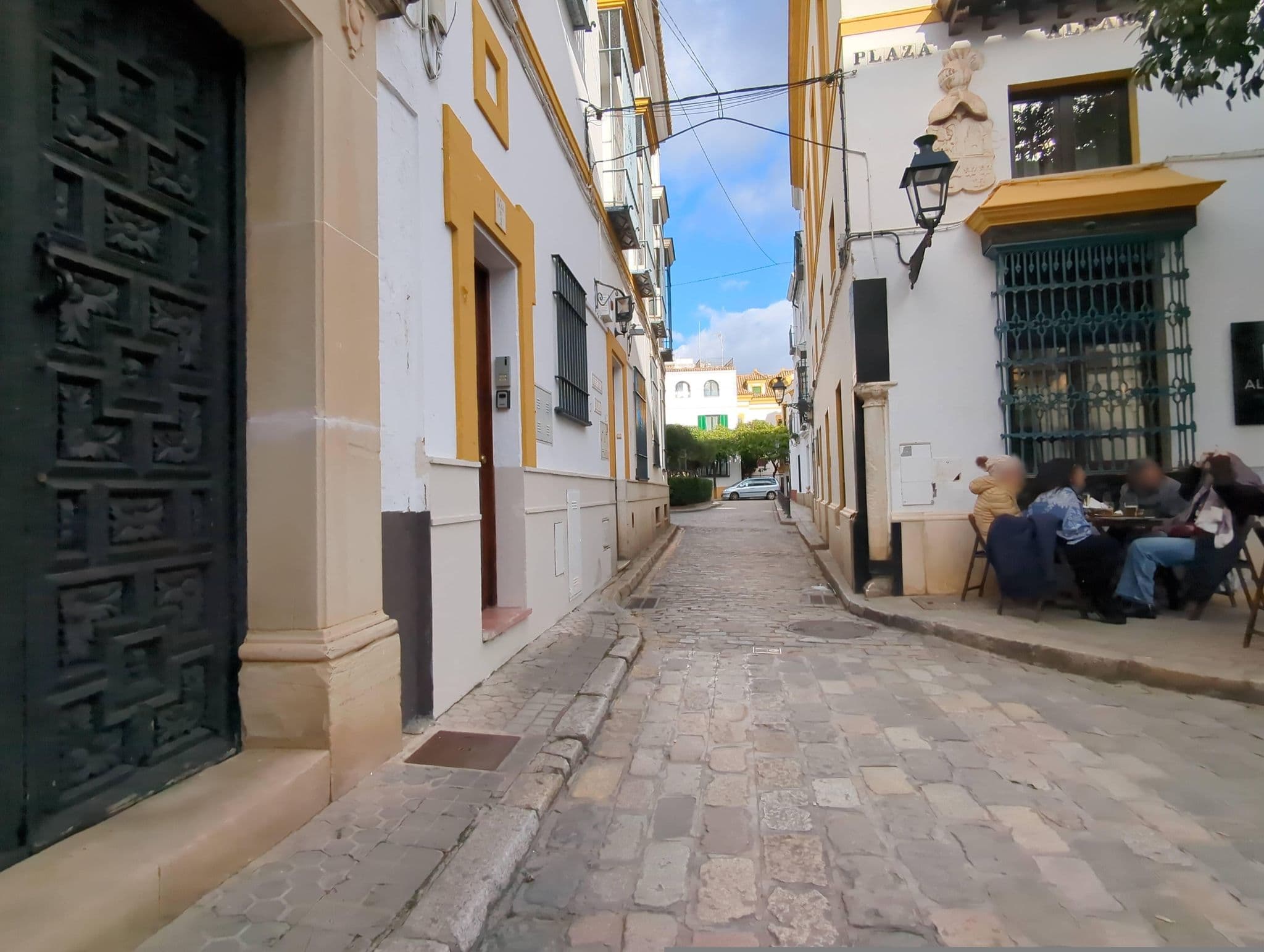 Street view near Suites Murillo Plaza Sta. Cruz, Sevilla — © miguel_andrade (CC BY-SA · Mapillary)