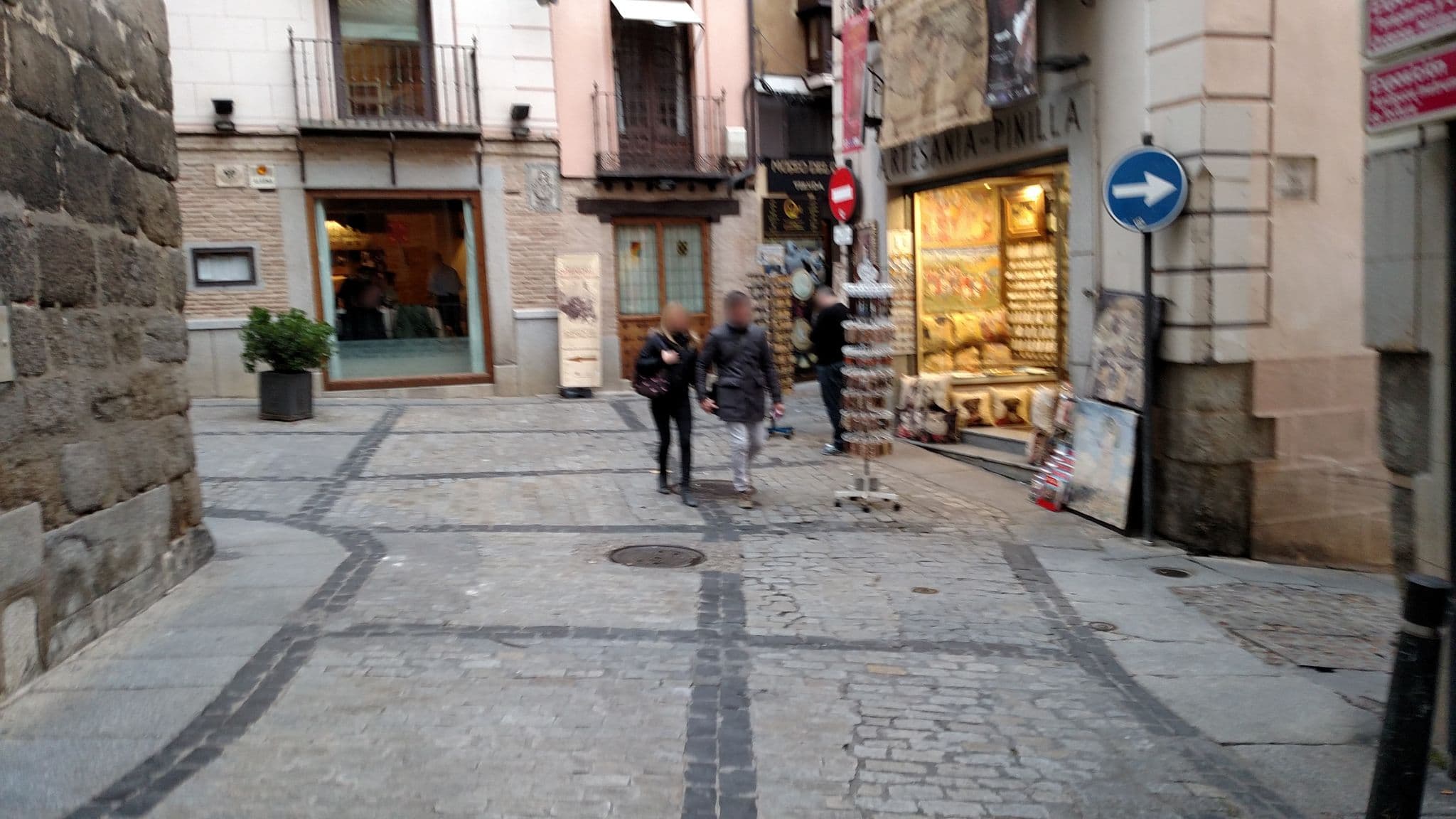 Street view near La Posada de Manolo, Toledo — © denisaraujo68 (CC BY-SA · Mapillary)