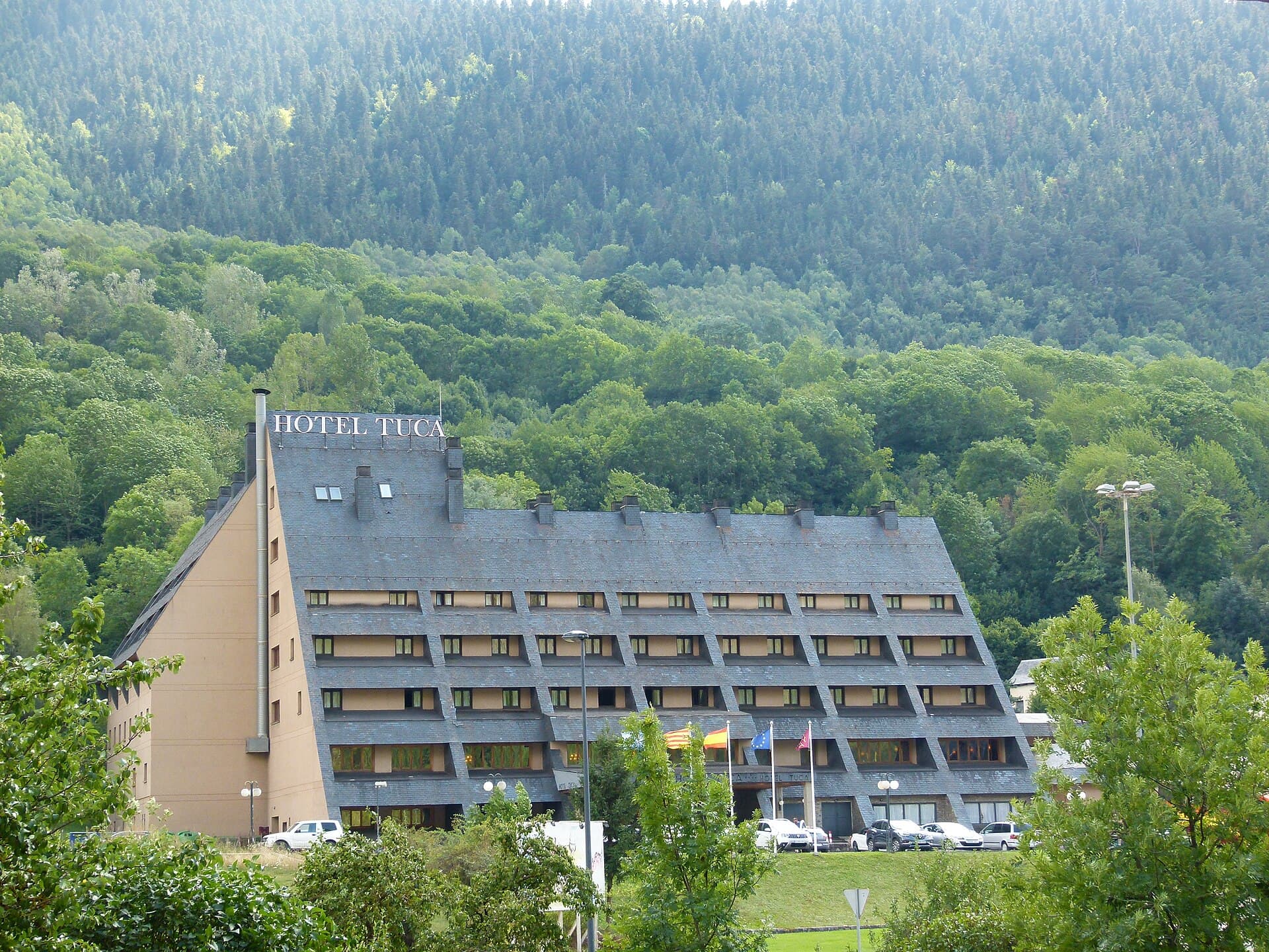 RVHotels Tuca (via Wikimedia Commons, CC BY-SA 4.0)